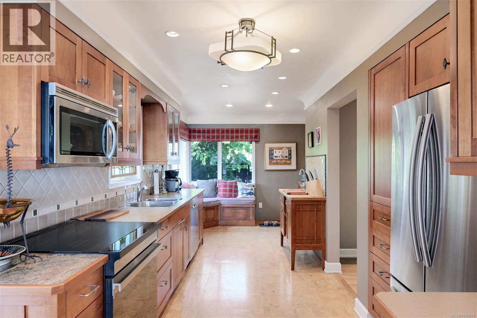  5299 Parker Avenue, Saanich