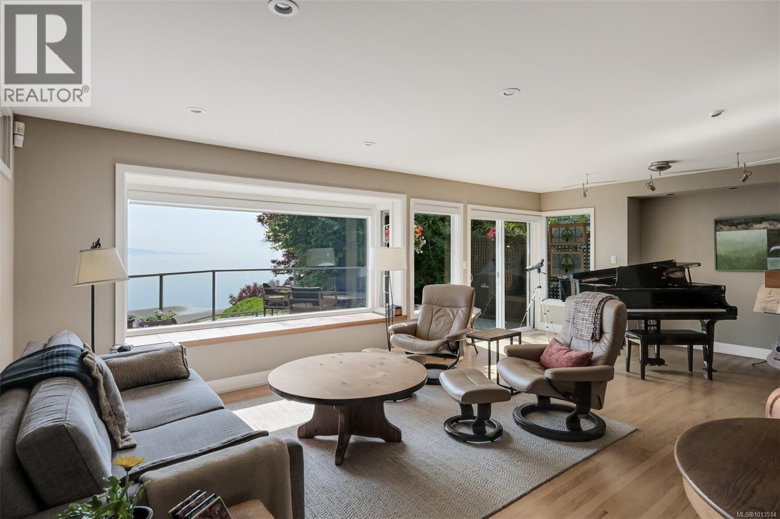  5299 Parker Avenue, Saanich