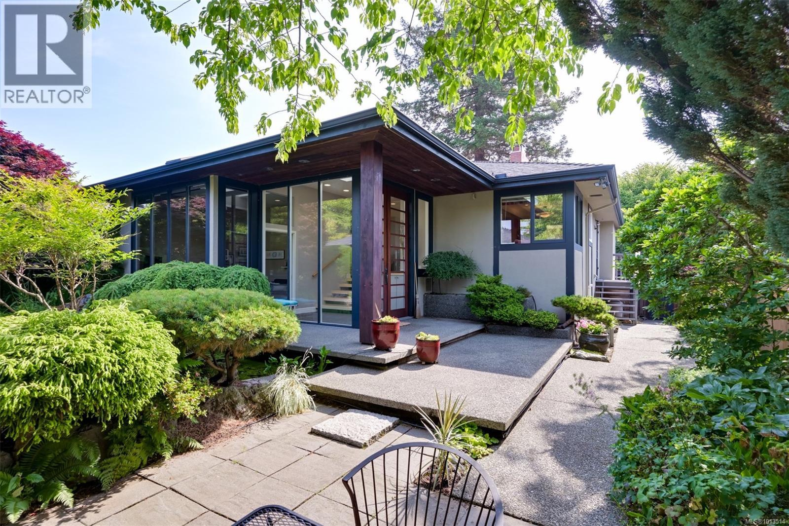  5299 Parker Avenue, Saanich