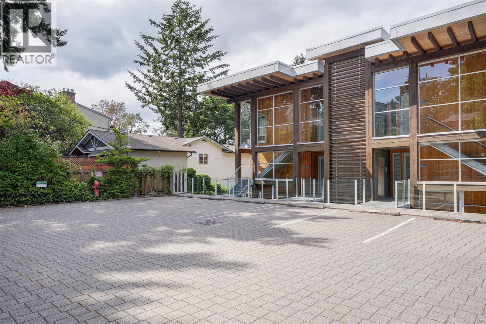 101 851 Verdier Avenue, Central Saanich