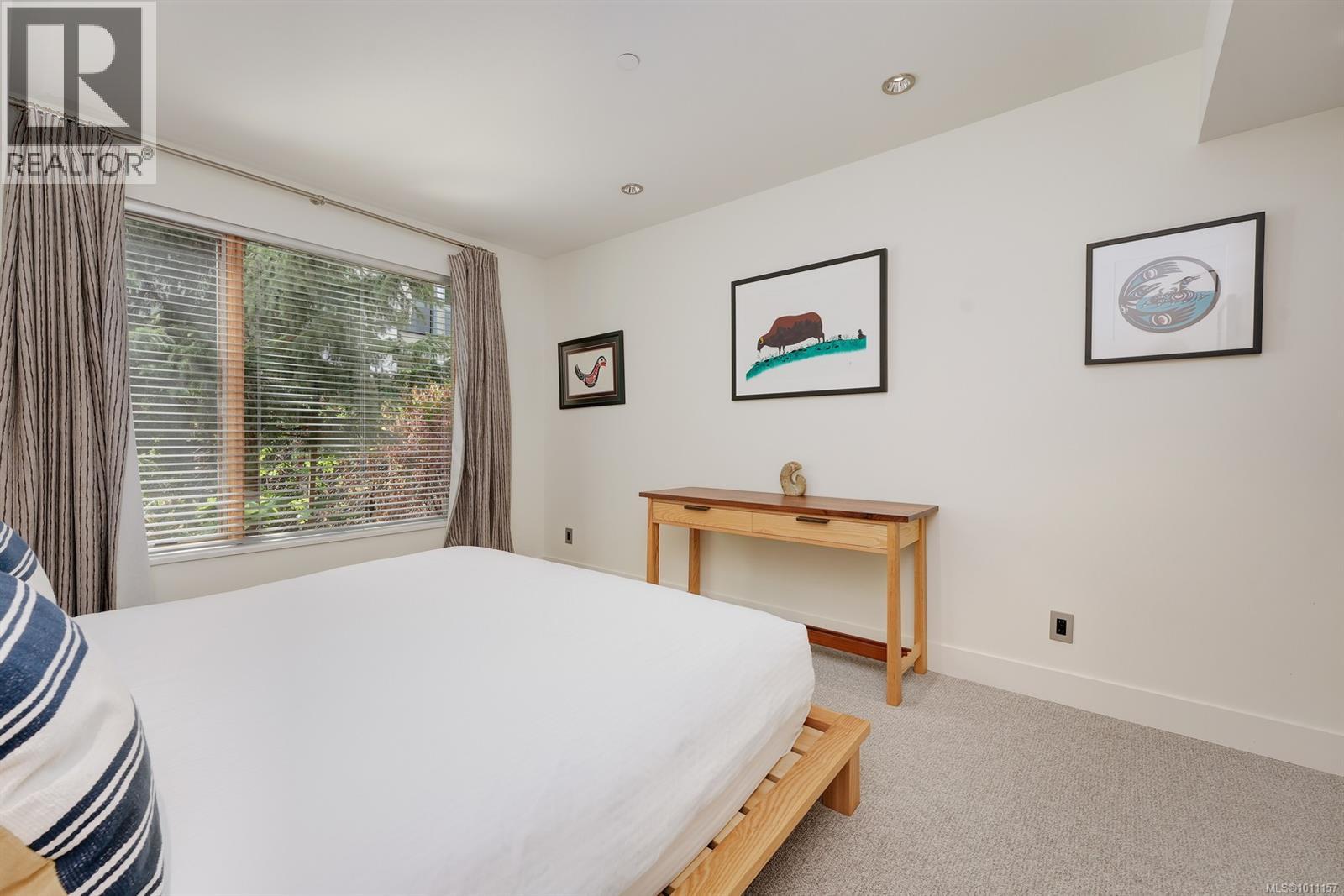 101 851 Verdier Avenue, Central Saanich