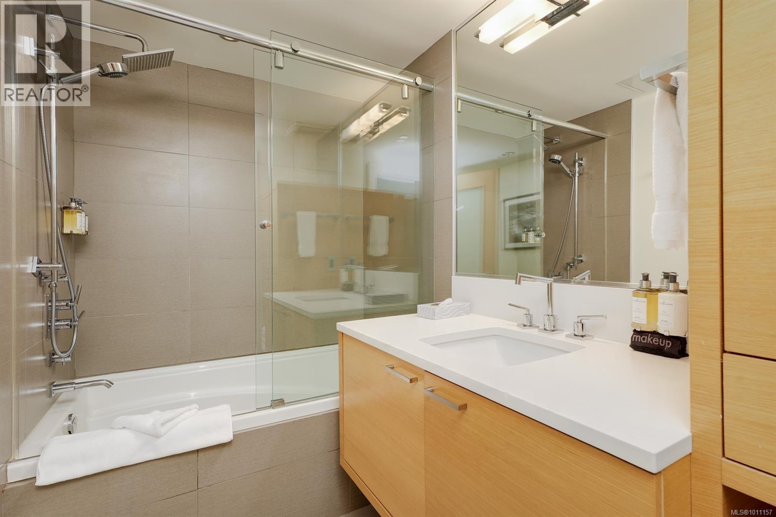 101 851 Verdier Avenue, Central Saanich