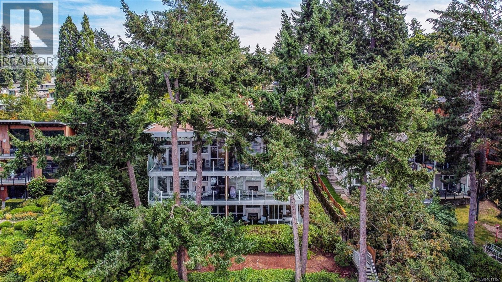 101 851 Verdier Avenue, Central Saanich