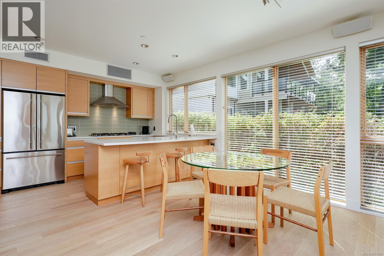 101 851 Verdier Avenue, Central Saanich