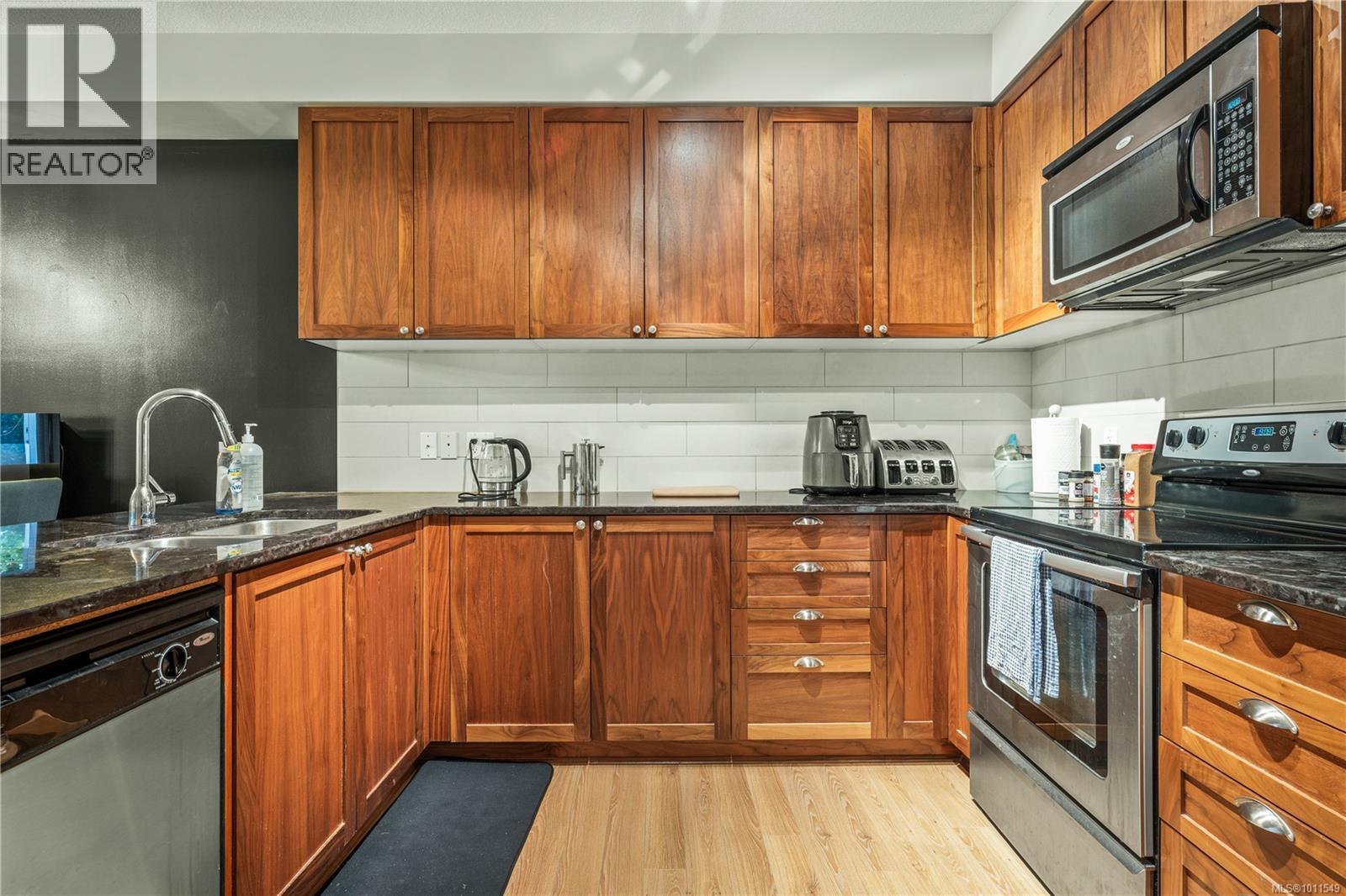 215 99 Chapel St, Nanaimo