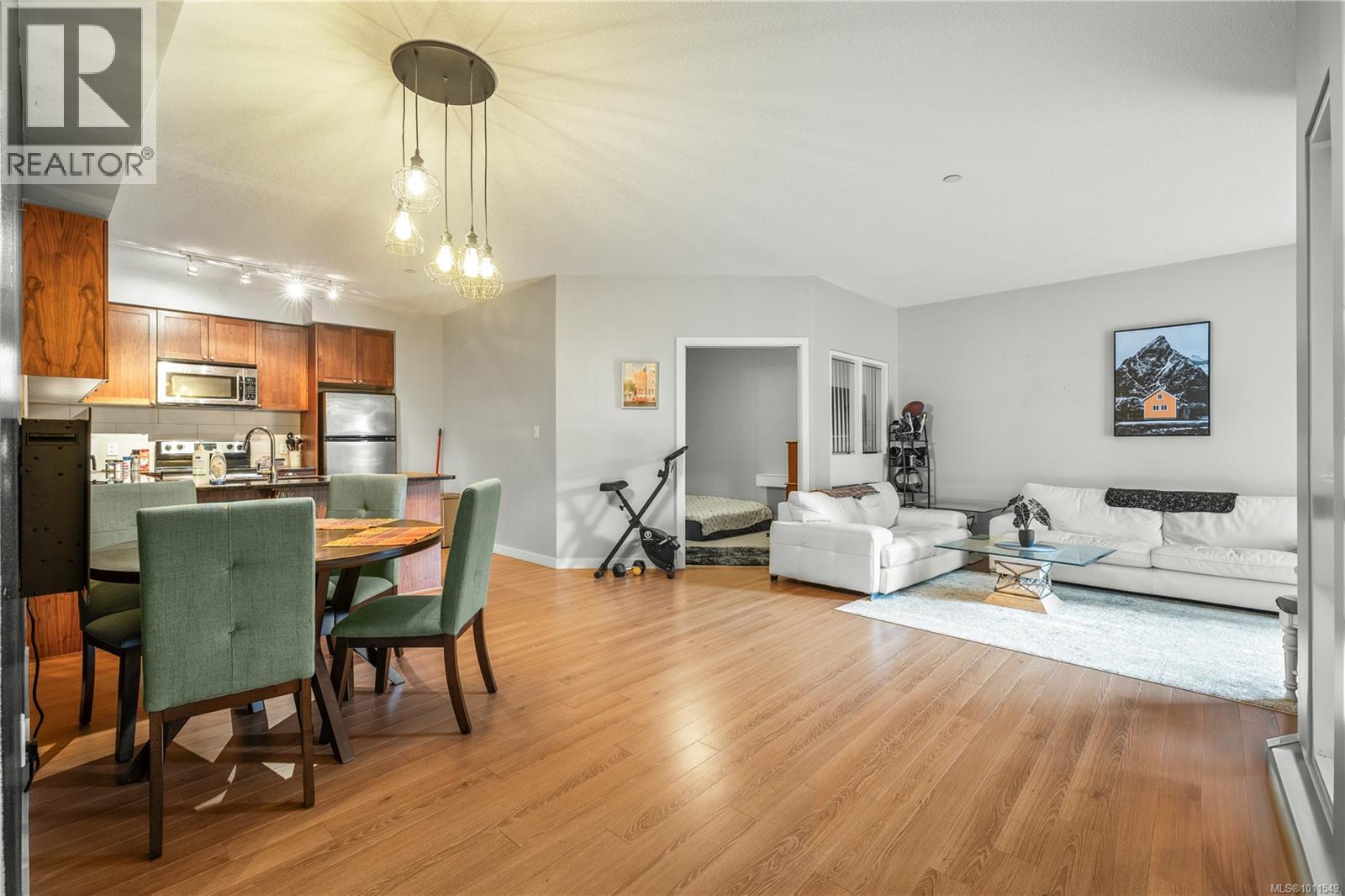 215 99 Chapel St, Nanaimo