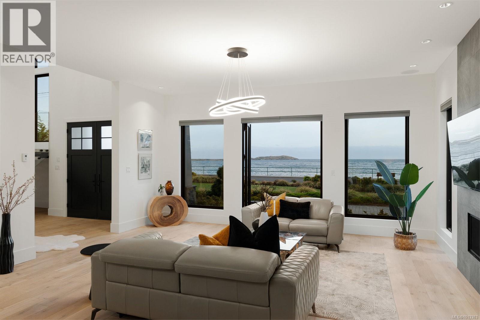  418 Beach Drive, Oak Bay