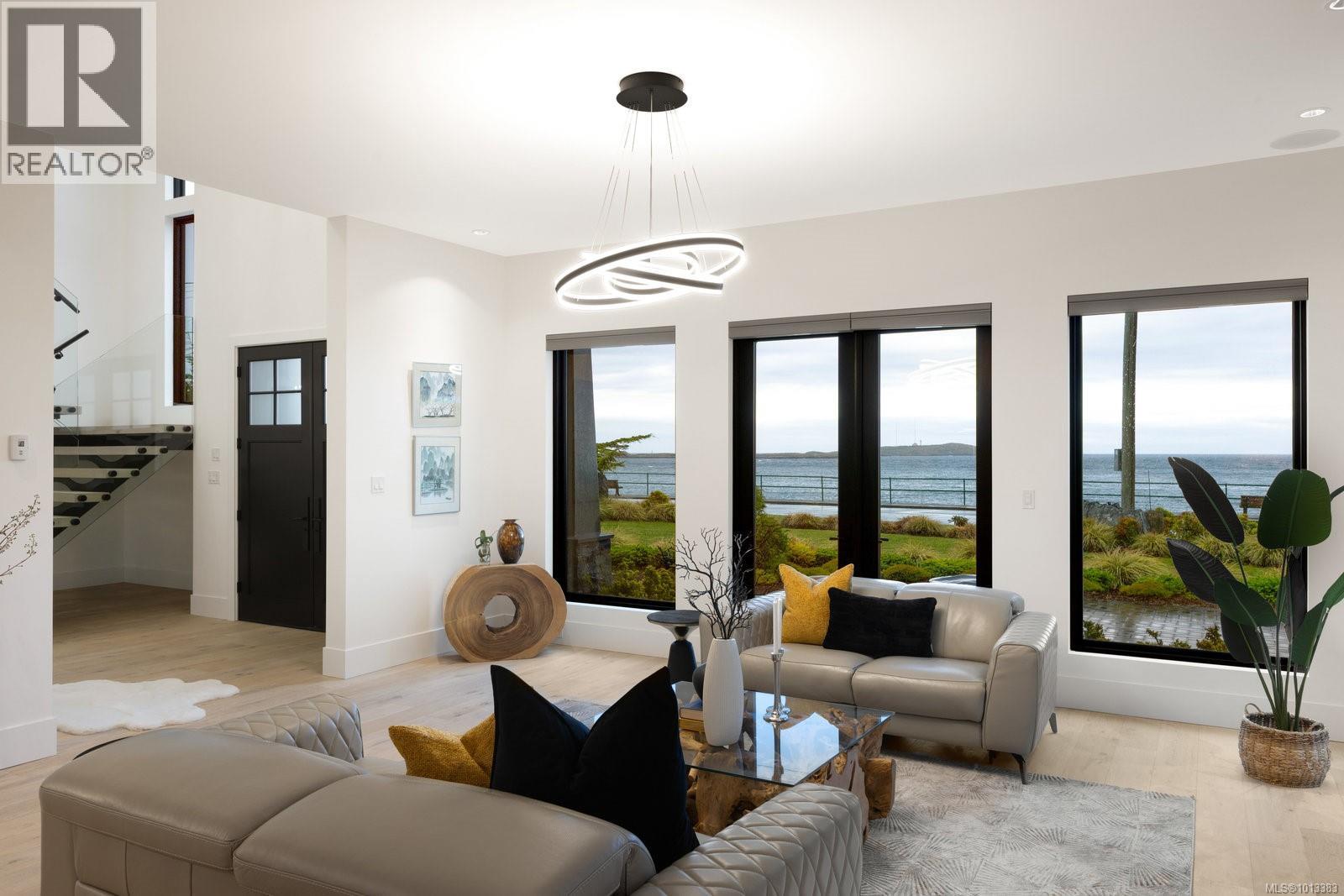  418 Beach Drive, Oak Bay