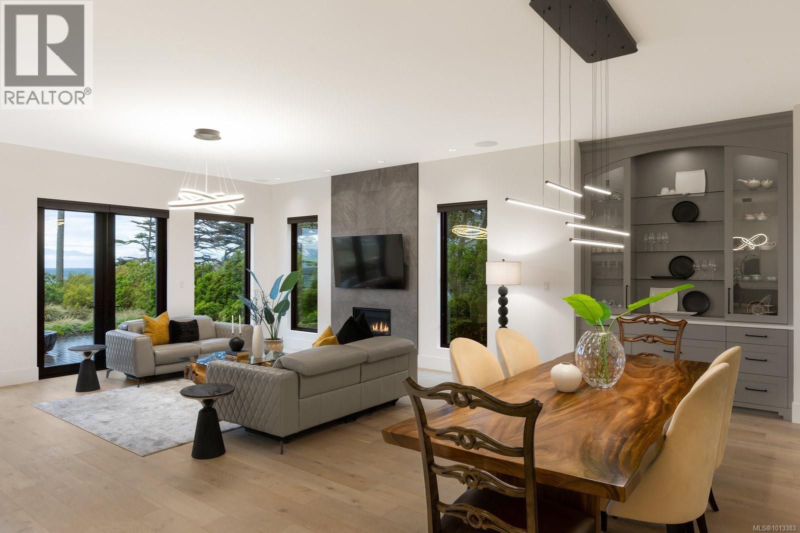  418 Beach Drive, Oak Bay