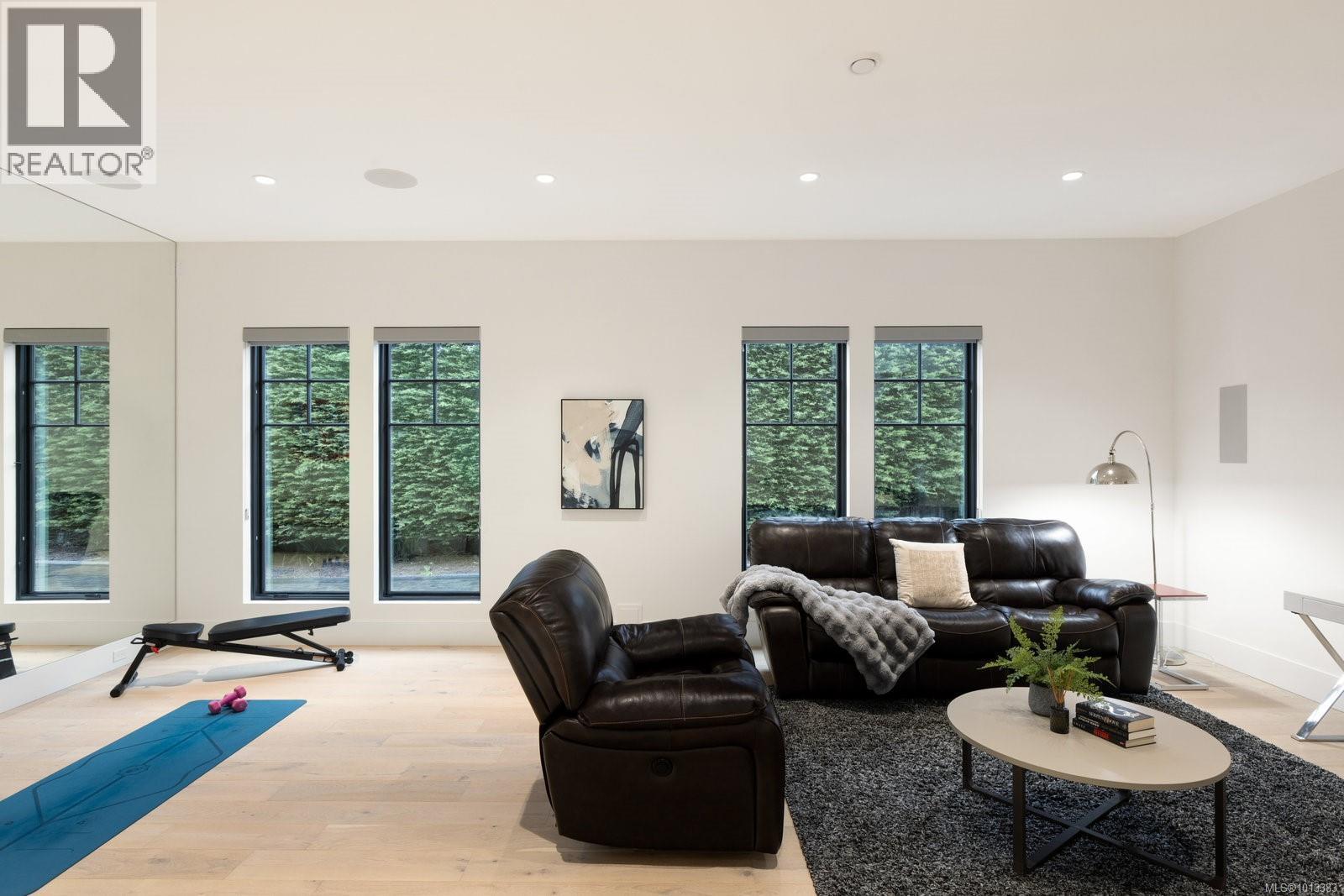  418 Beach Drive, Oak Bay
