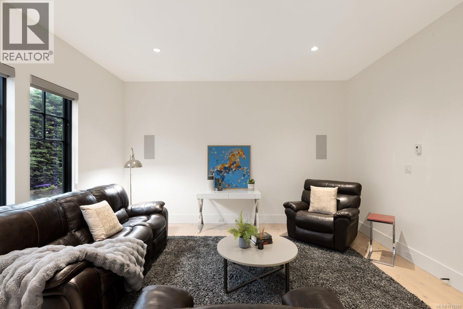  418 Beach Drive, Oak Bay