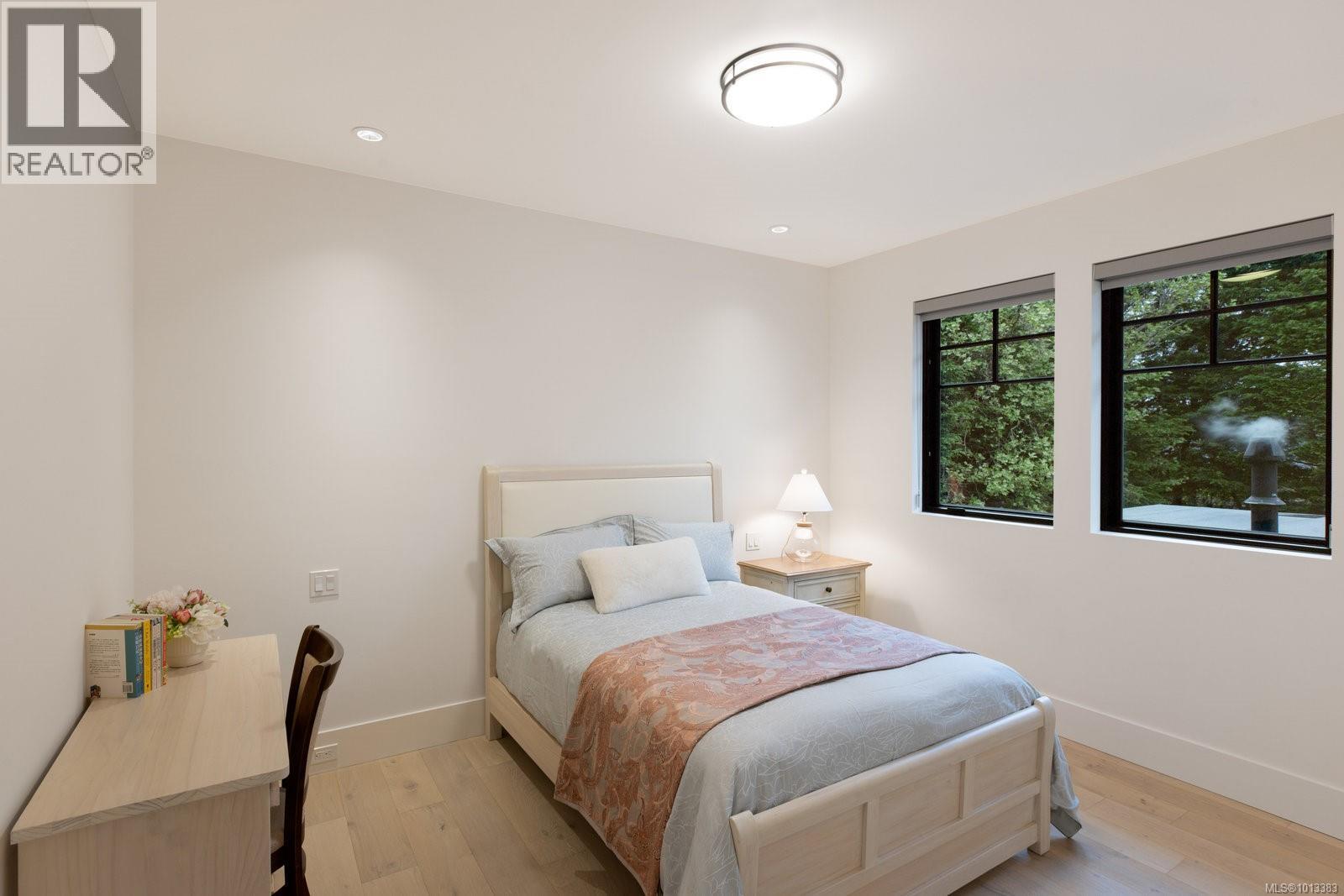  418 Beach Drive, Oak Bay