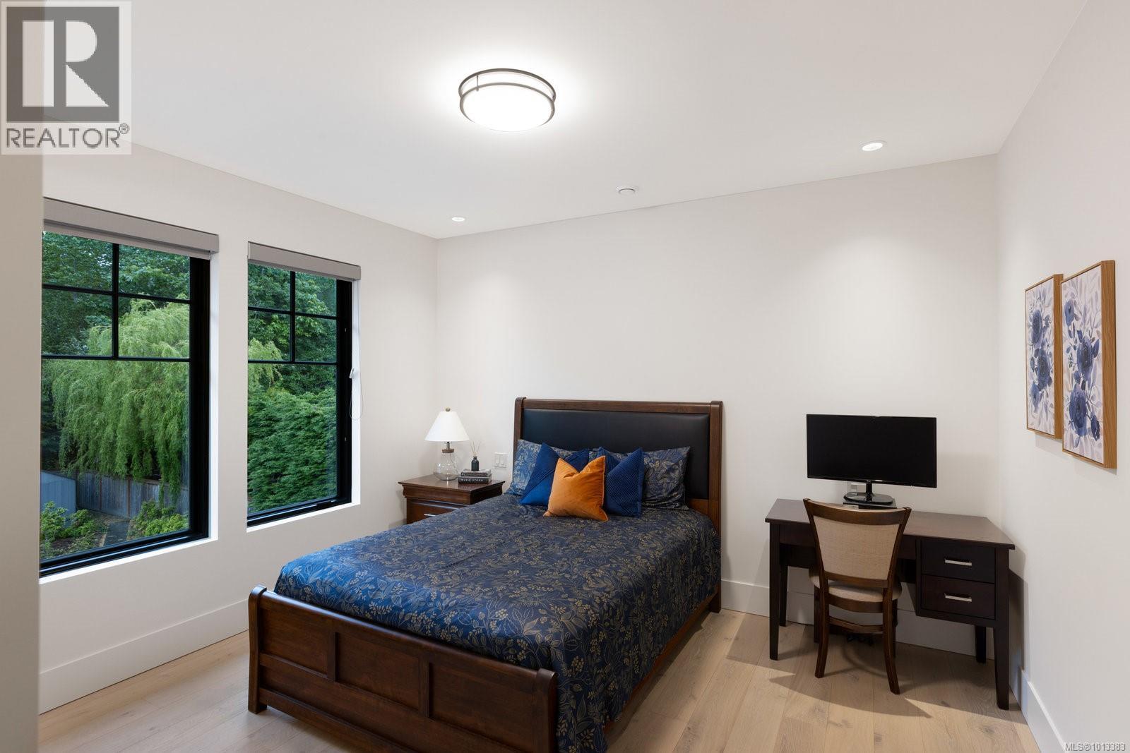  418 Beach Drive, Oak Bay