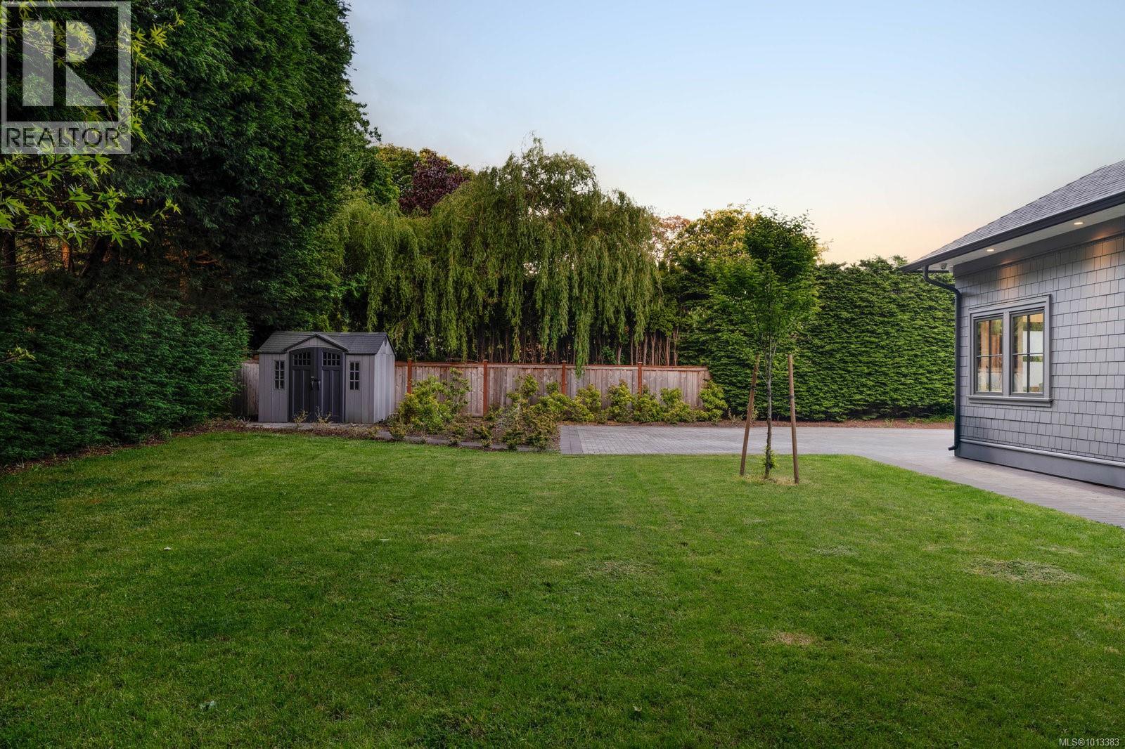 418 Beach Drive, Oak Bay