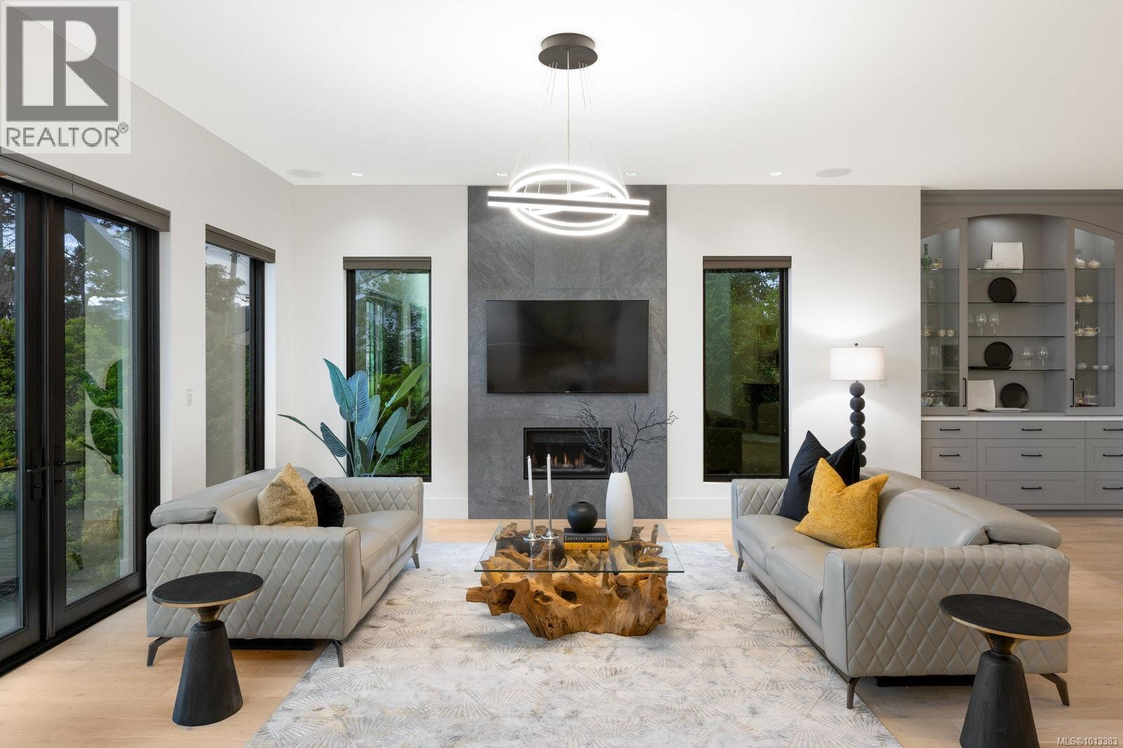  418 Beach Drive, Oak Bay