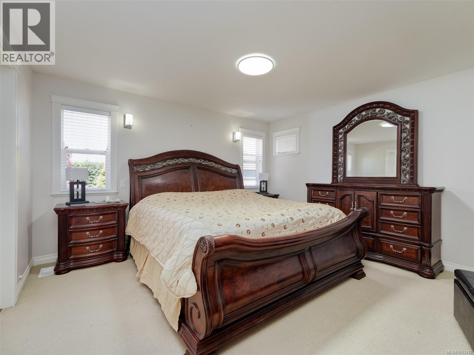  4276 Kincaid Street, Saanich