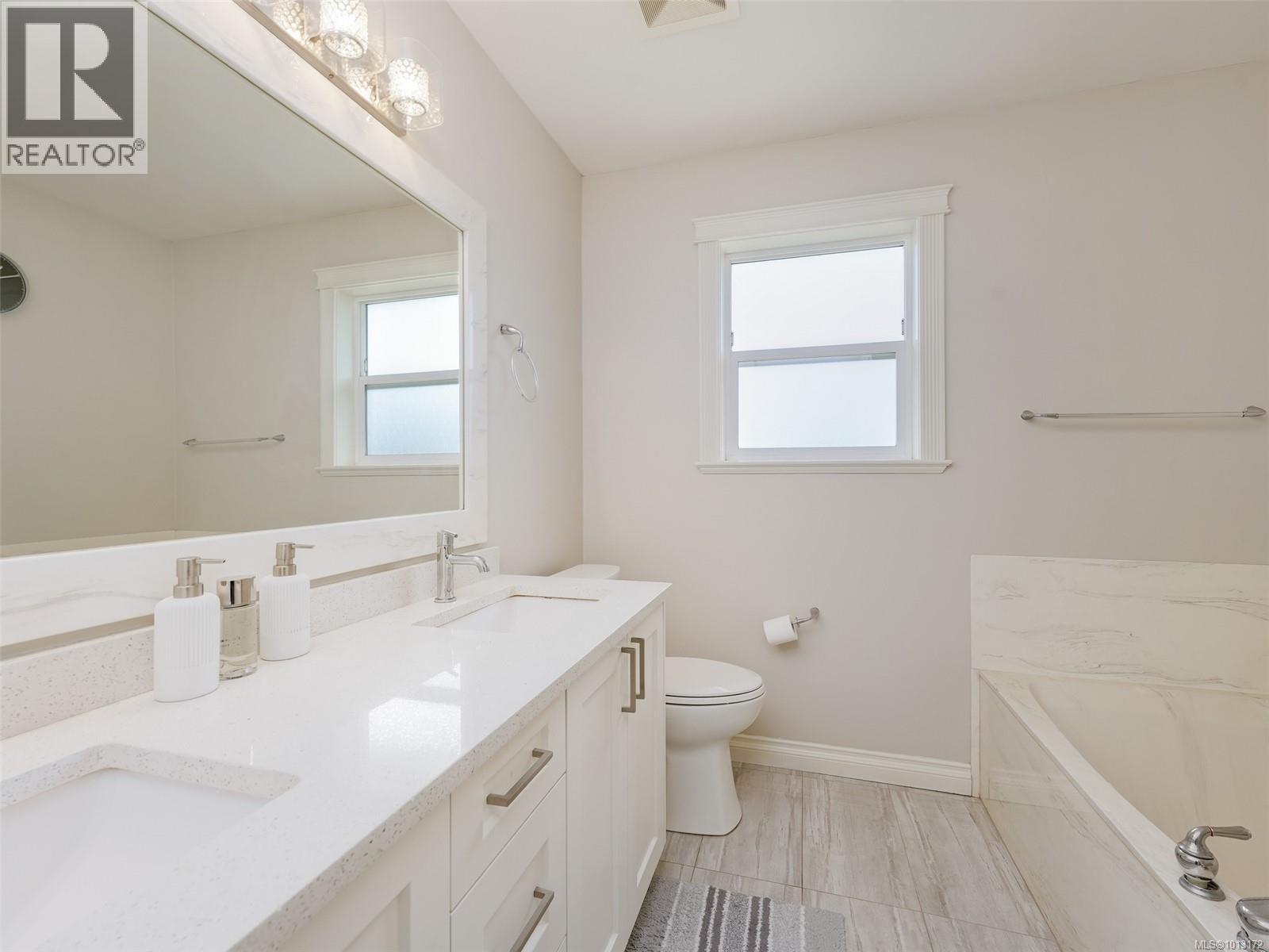  4276 Kincaid Street, Saanich