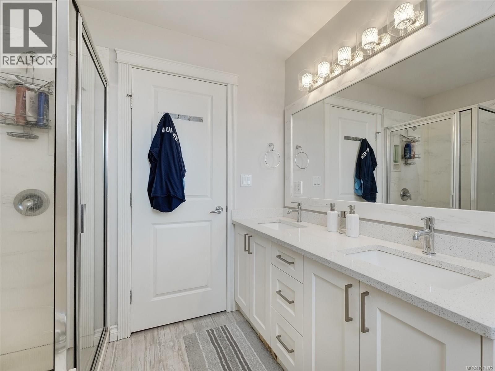  4276 Kincaid Street, Saanich