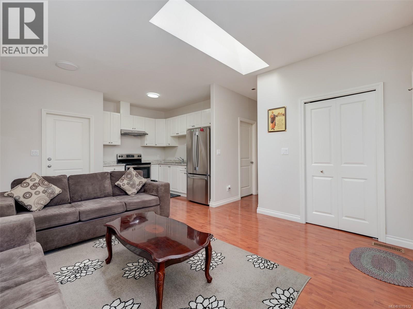  4276 Kincaid Street, Saanich