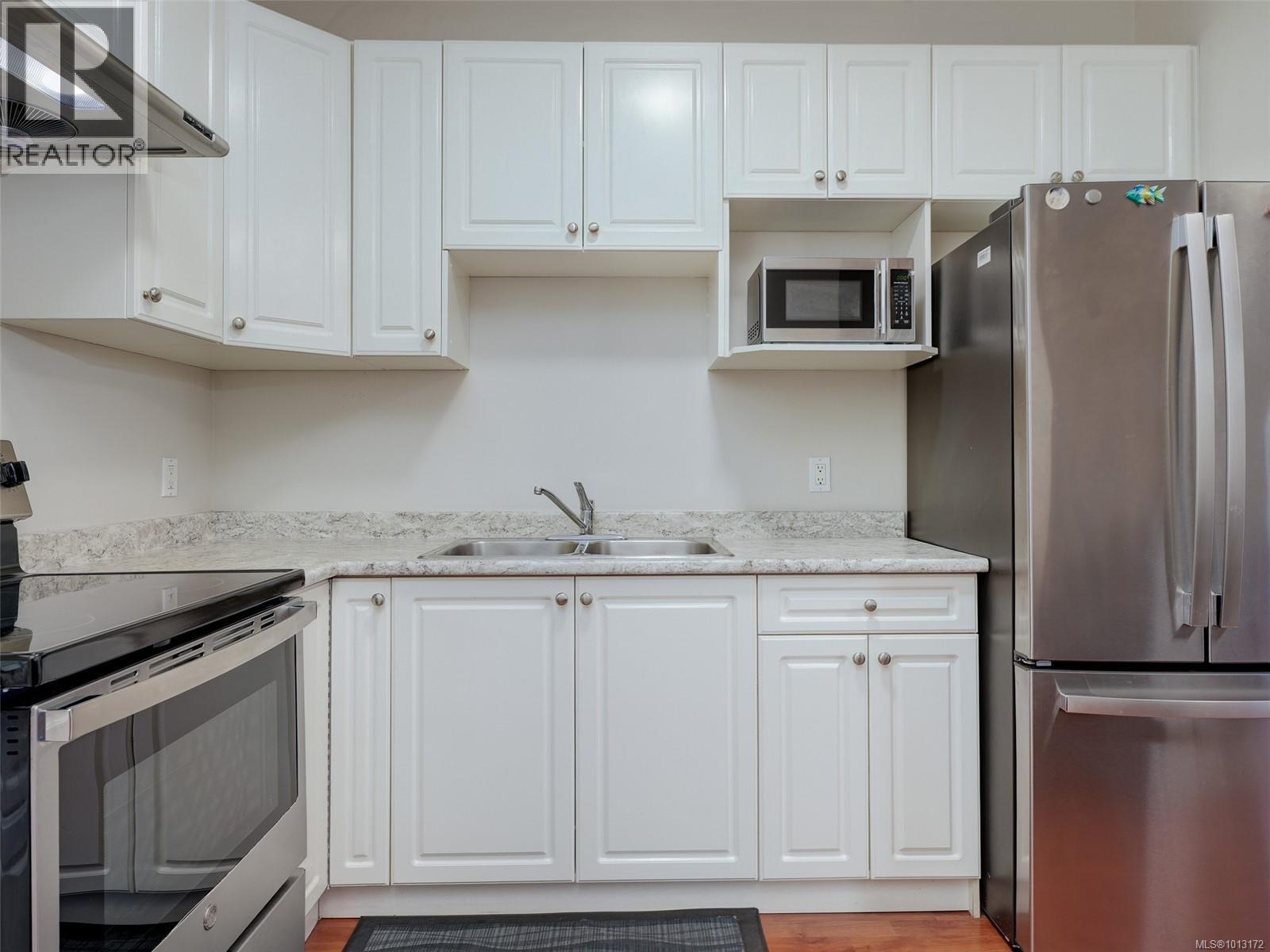  4276 Kincaid Street, Saanich