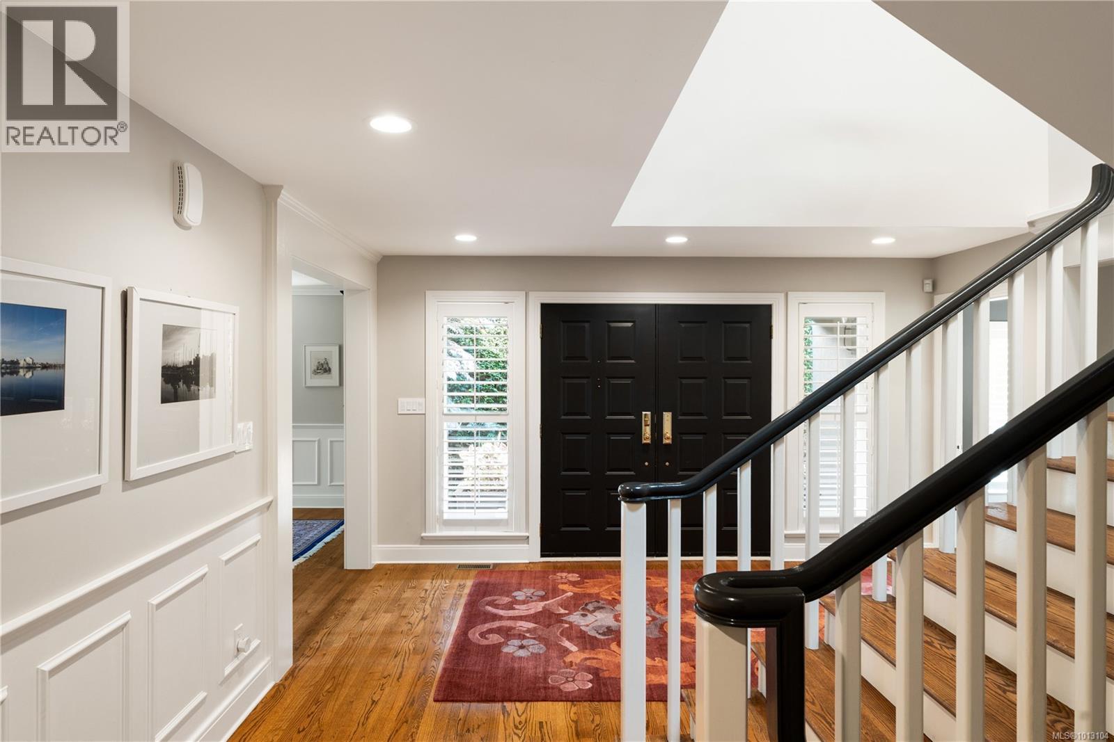  683 Mountjoy Avenue, Oak Bay
