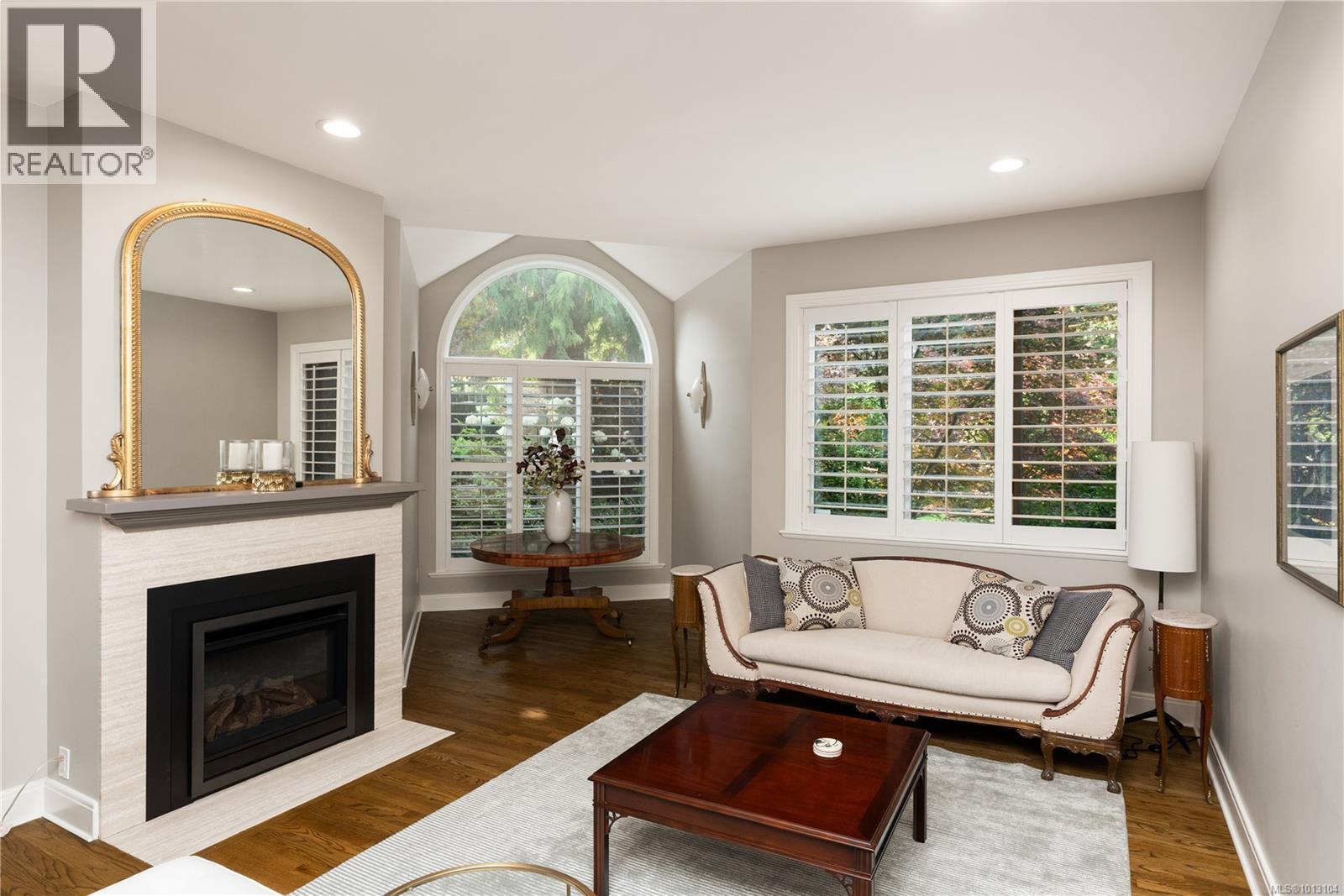  683 Mountjoy Avenue, Oak Bay