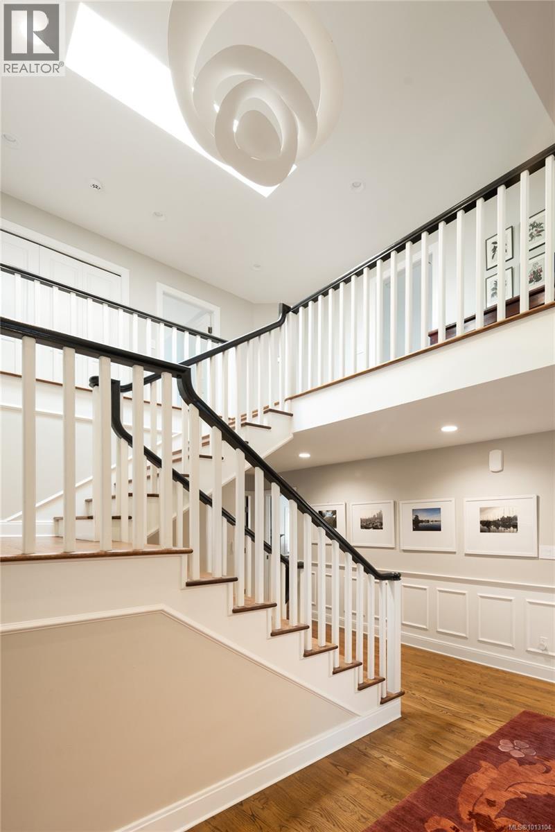  683 Mountjoy Avenue, Oak Bay