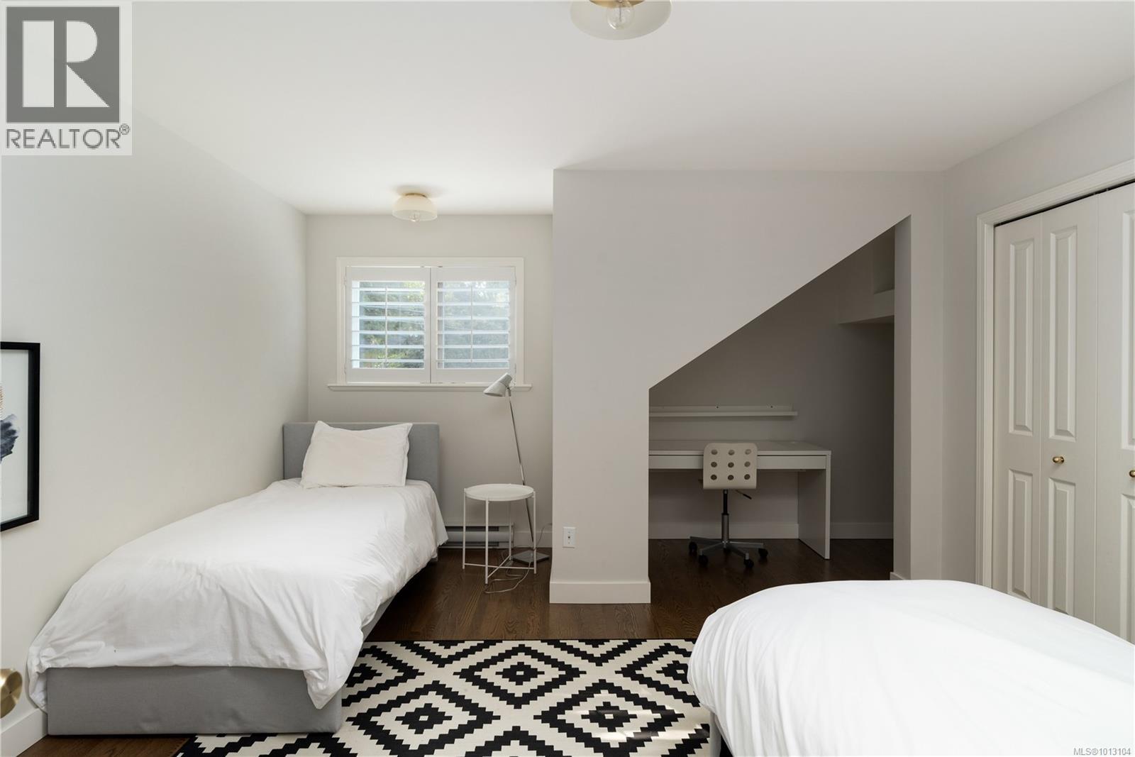  683 Mountjoy Avenue, Oak Bay