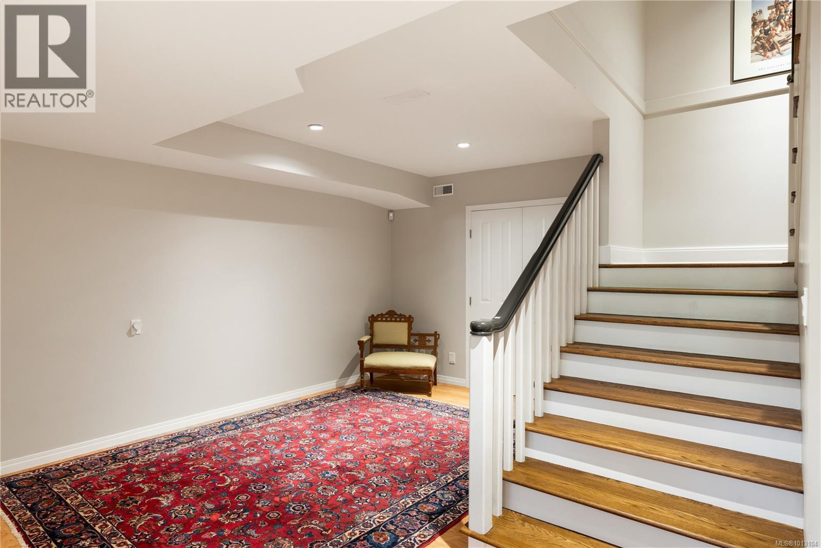  683 Mountjoy Avenue, Oak Bay