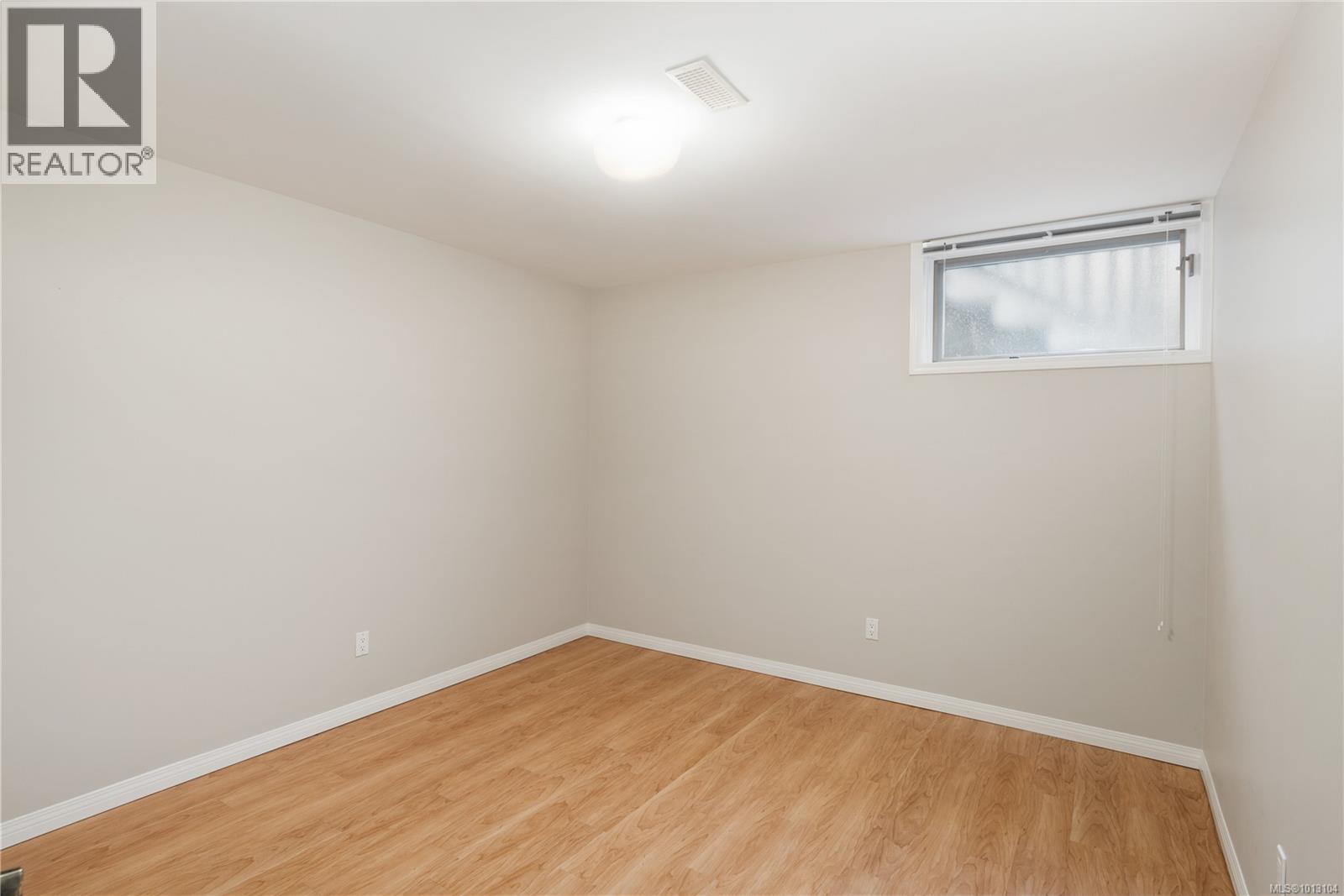  683 Mountjoy Avenue, Oak Bay