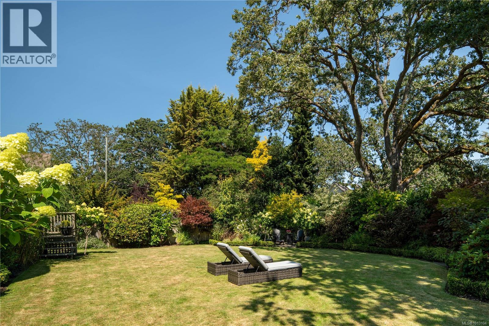  683 Mountjoy Avenue, Oak Bay