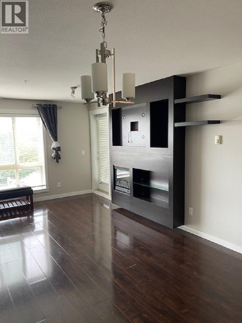 205 22318 LOUGHEED HIGHWAY, Maple Ridge