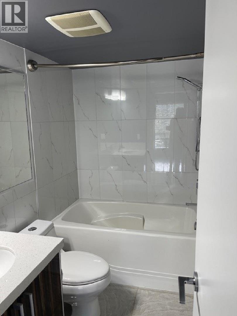 205 22318 LOUGHEED HIGHWAY, Maple Ridge