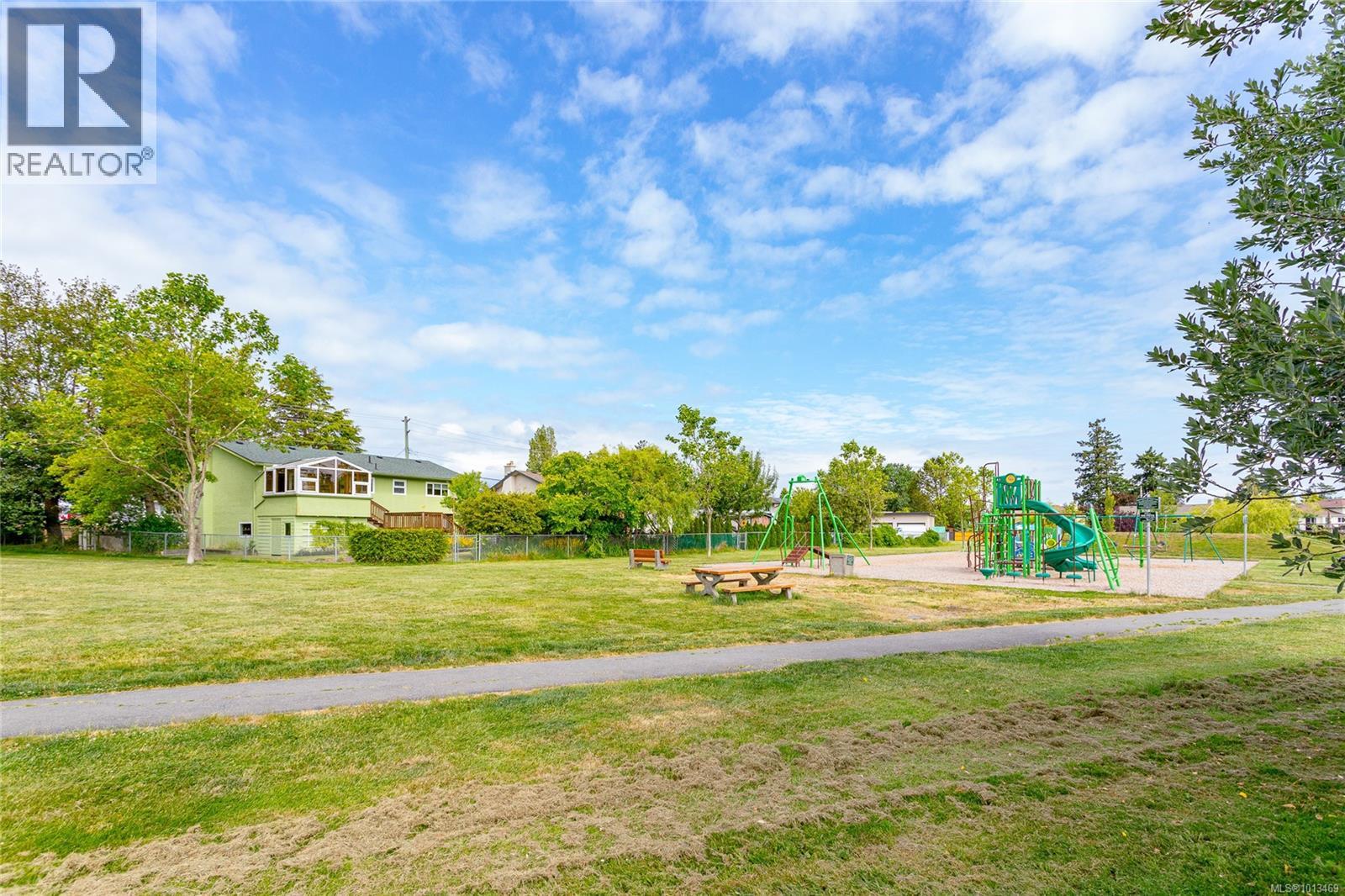 10287 Bowerbank Rd, Sidney