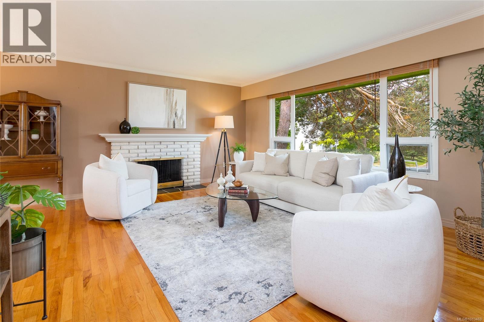 10287 Bowerbank Rd, Sidney