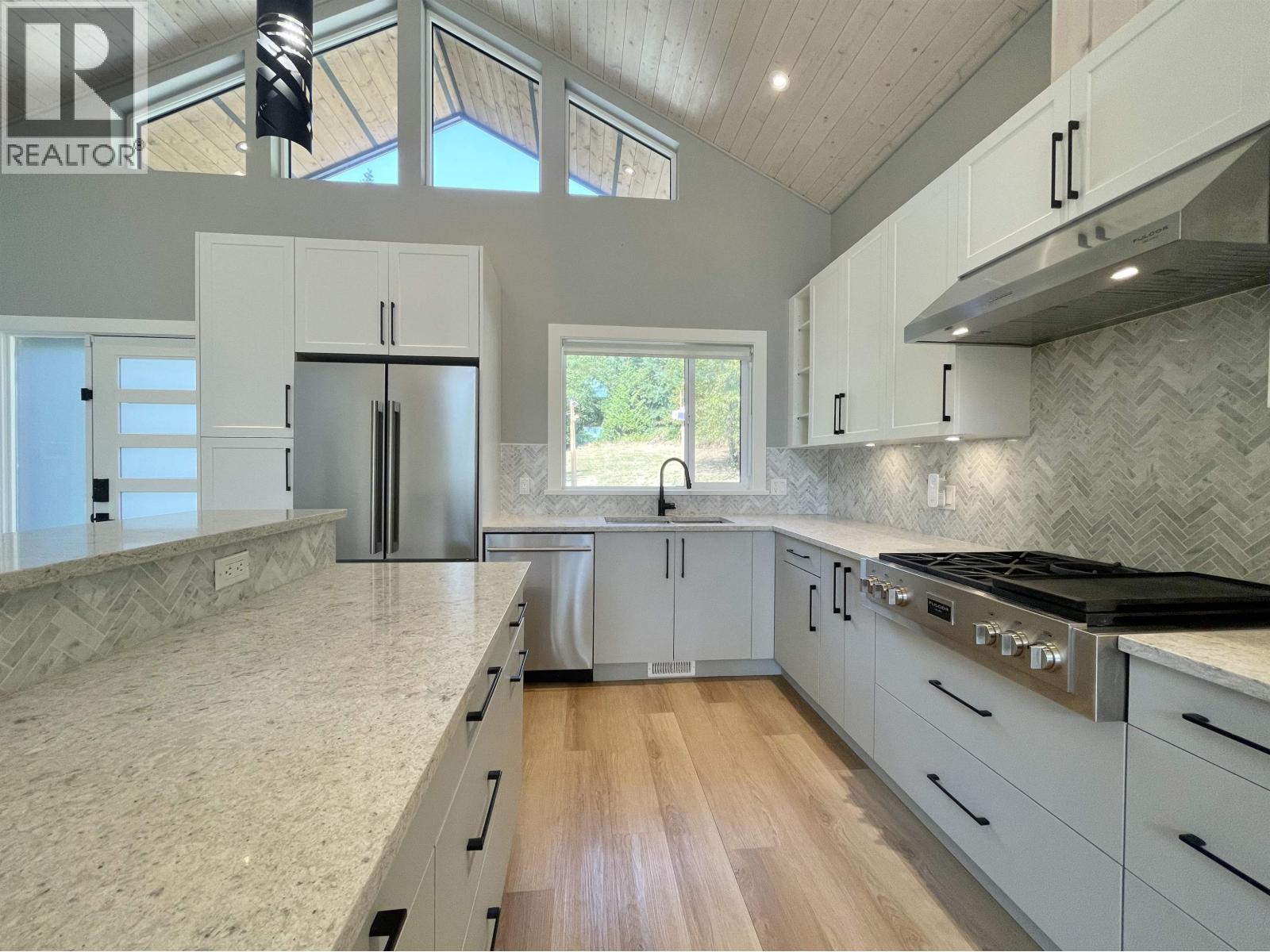915 PAYNE ROAD, Gibsons