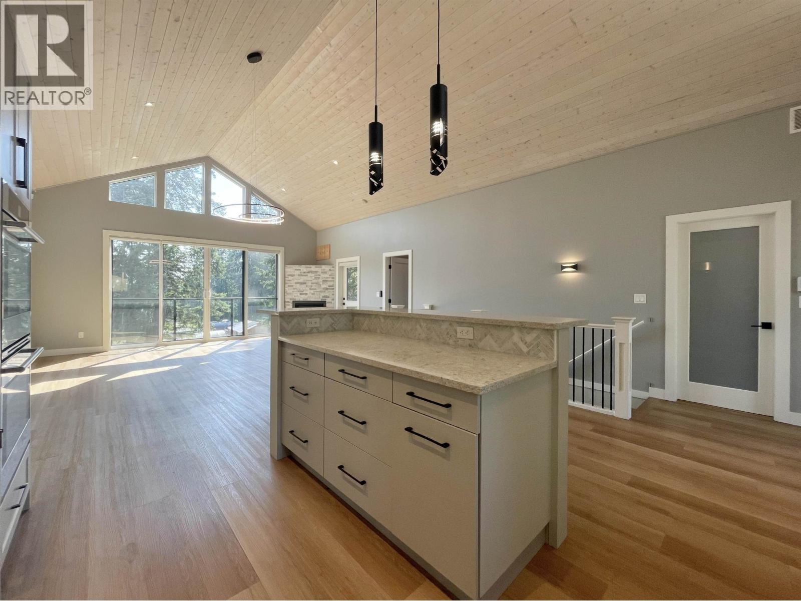 915 PAYNE ROAD, Gibsons