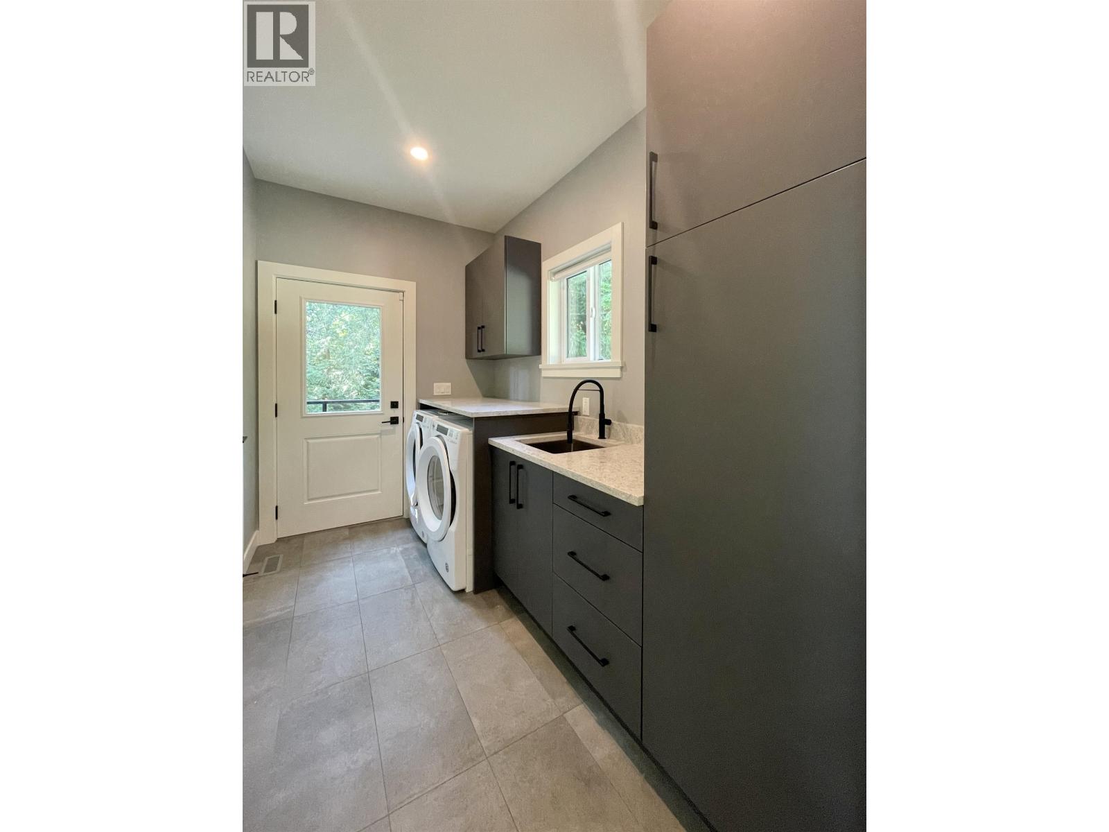 915 PAYNE ROAD, Gibsons