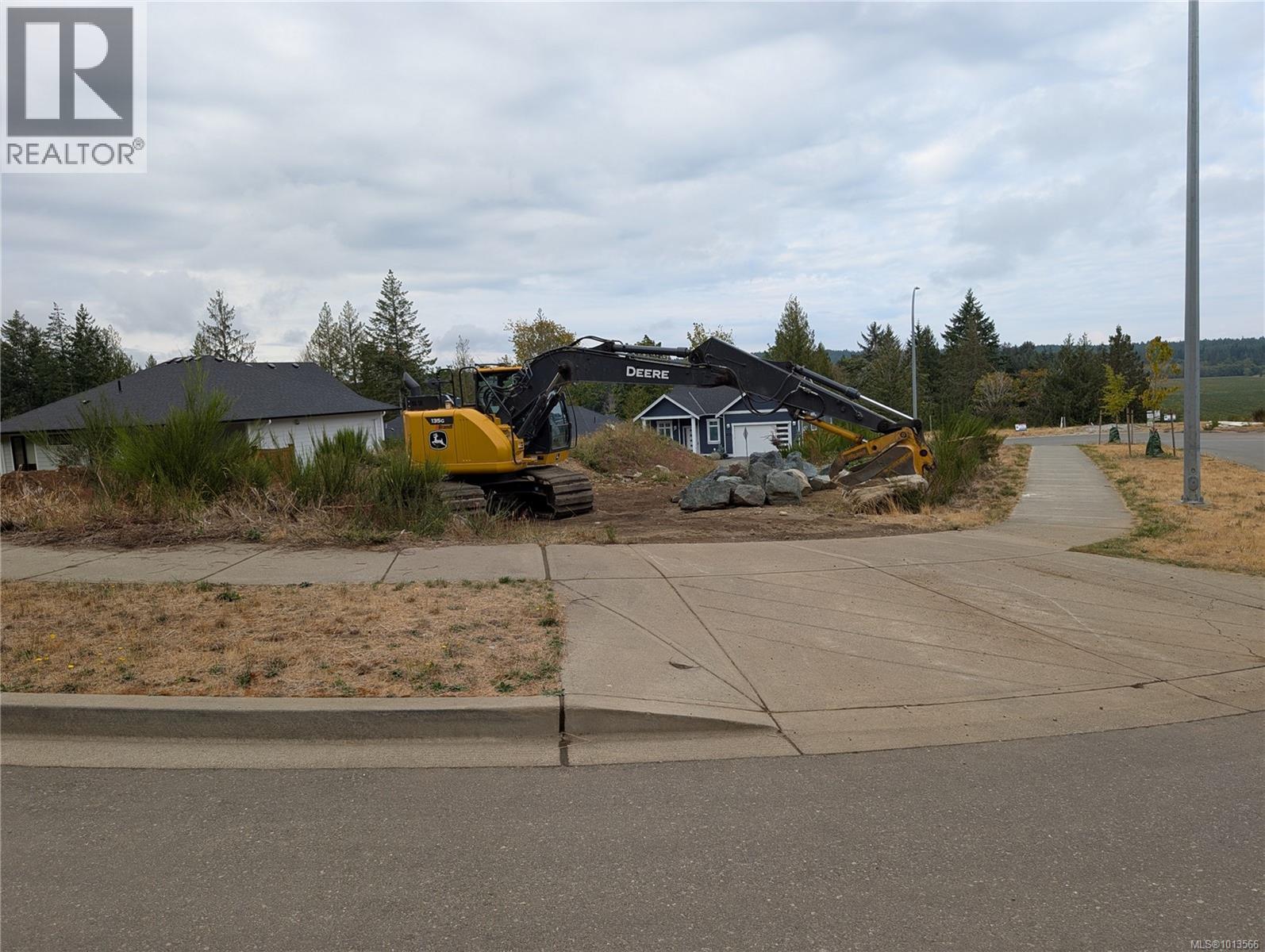 3311 Klanawa Cres, Courtenay