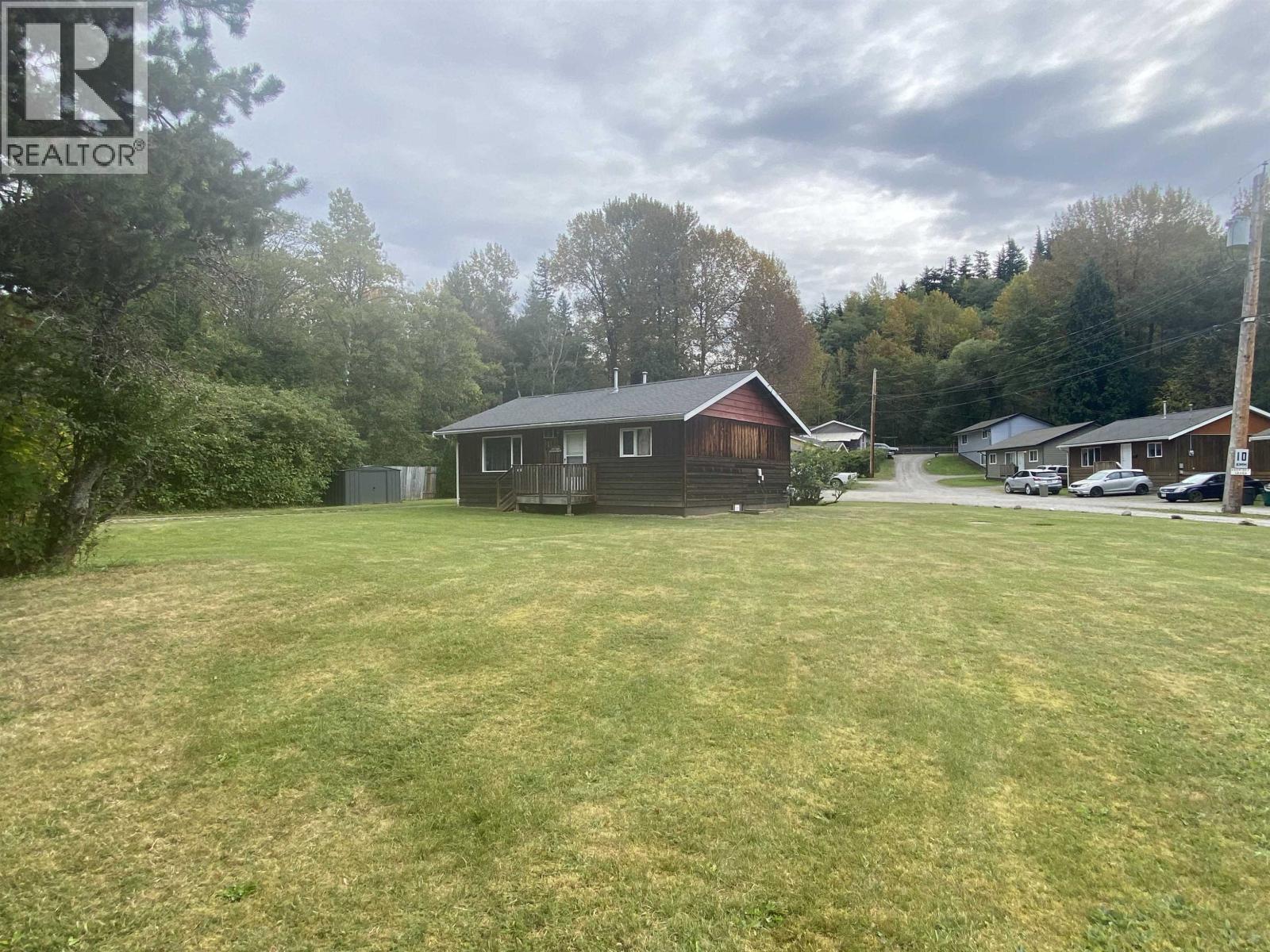 2028 QUEENSWAY Drive, Terrace