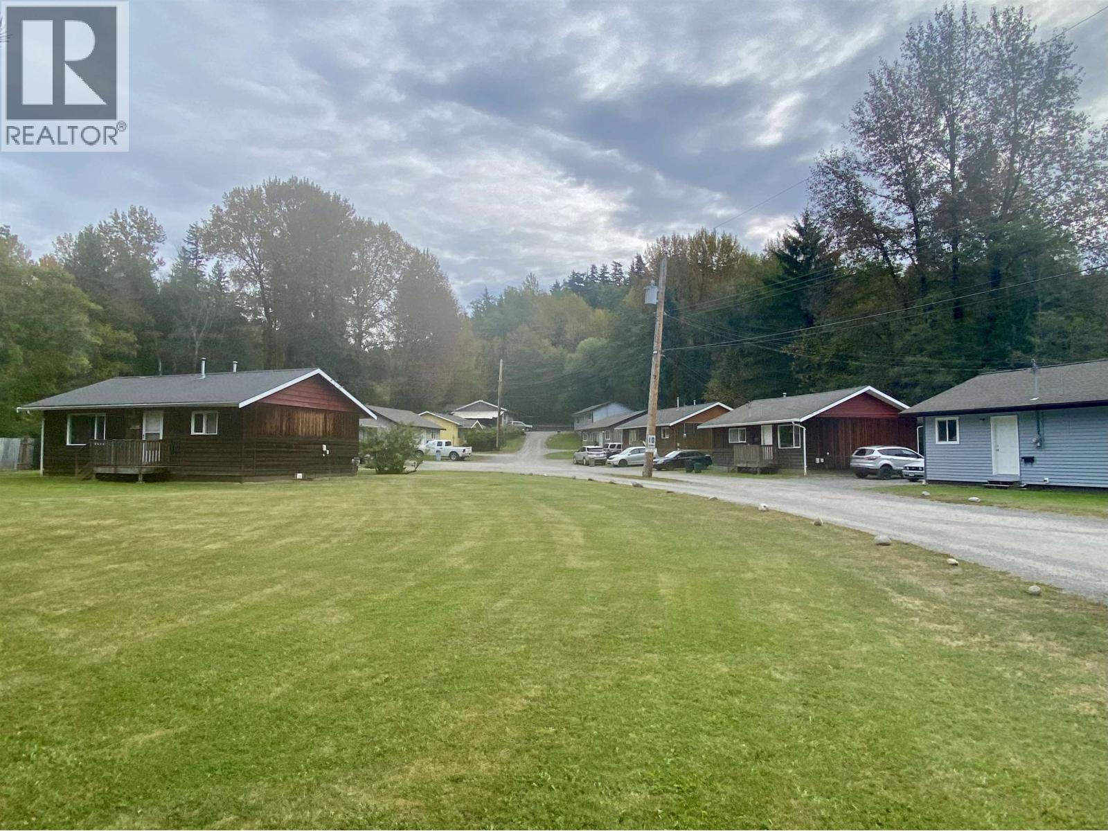  2028 QUEENSWAY Drive, Terrace