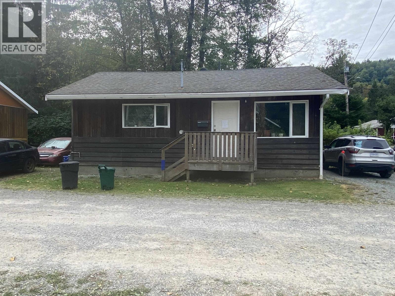 2028 QUEENSWAY Drive, Terrace