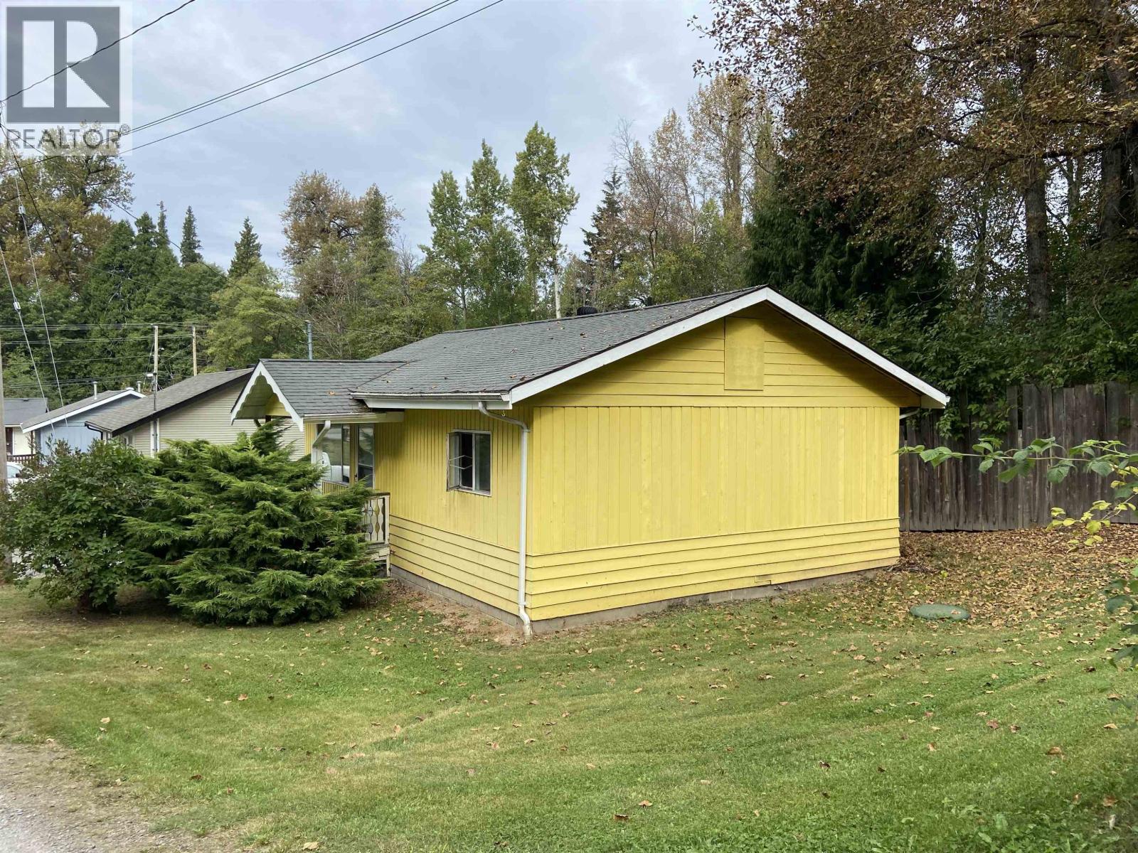 2028 QUEENSWAY Drive, Terrace