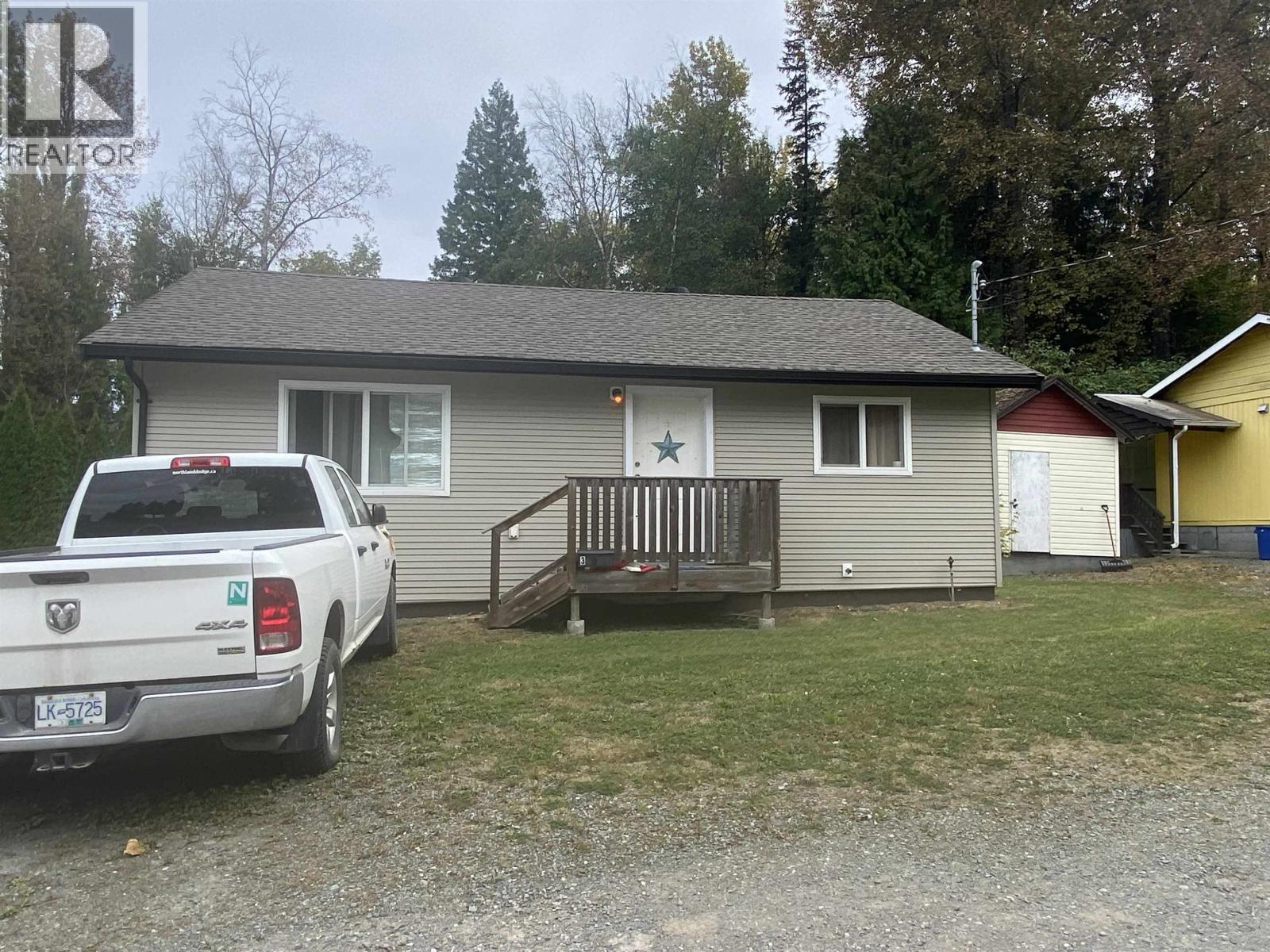 2028 QUEENSWAY Drive, Terrace