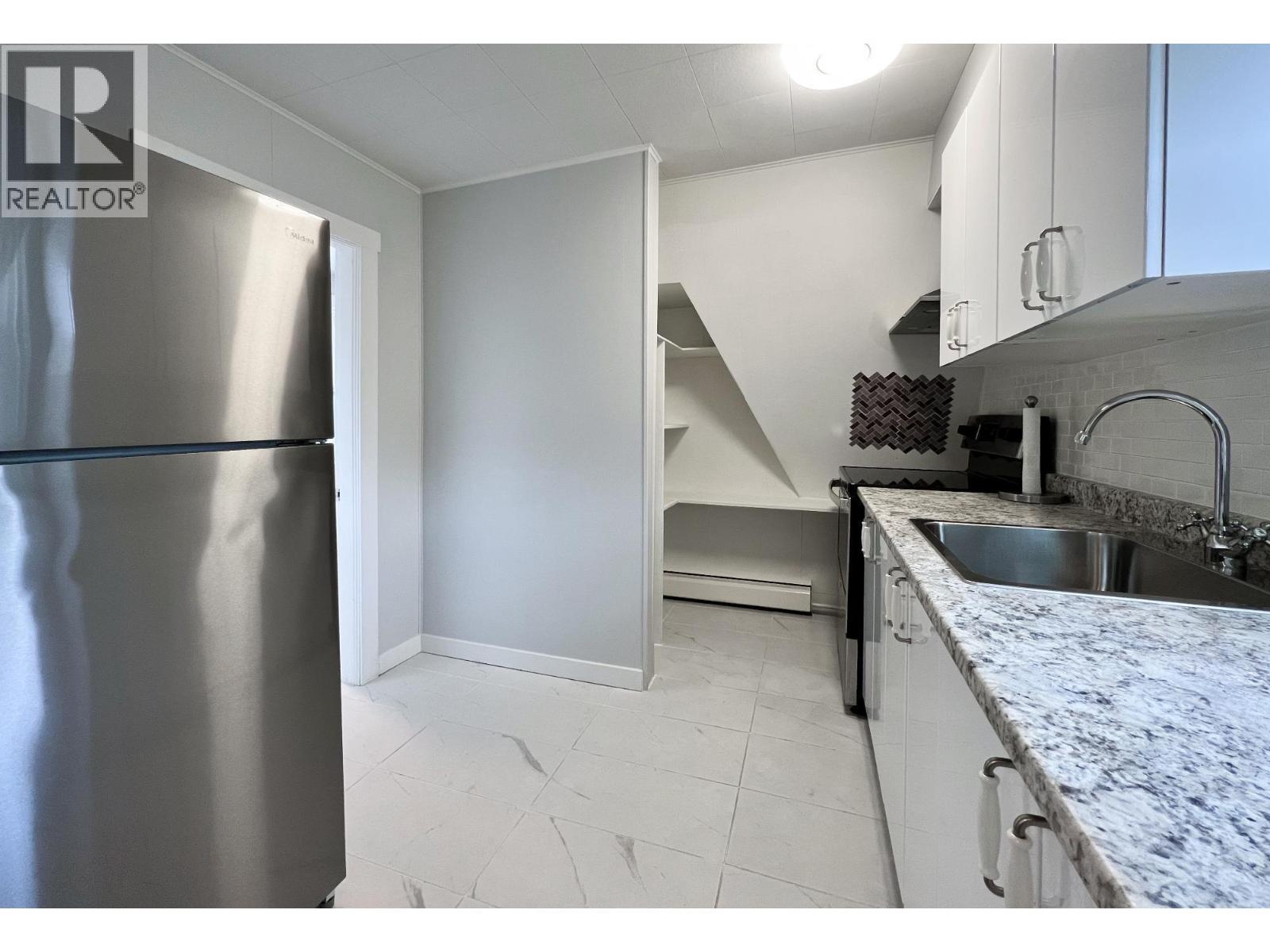 1560 BAY Avenue, Trail