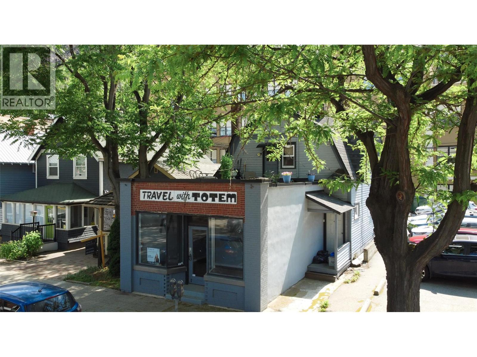 1560 BAY Avenue, Trail