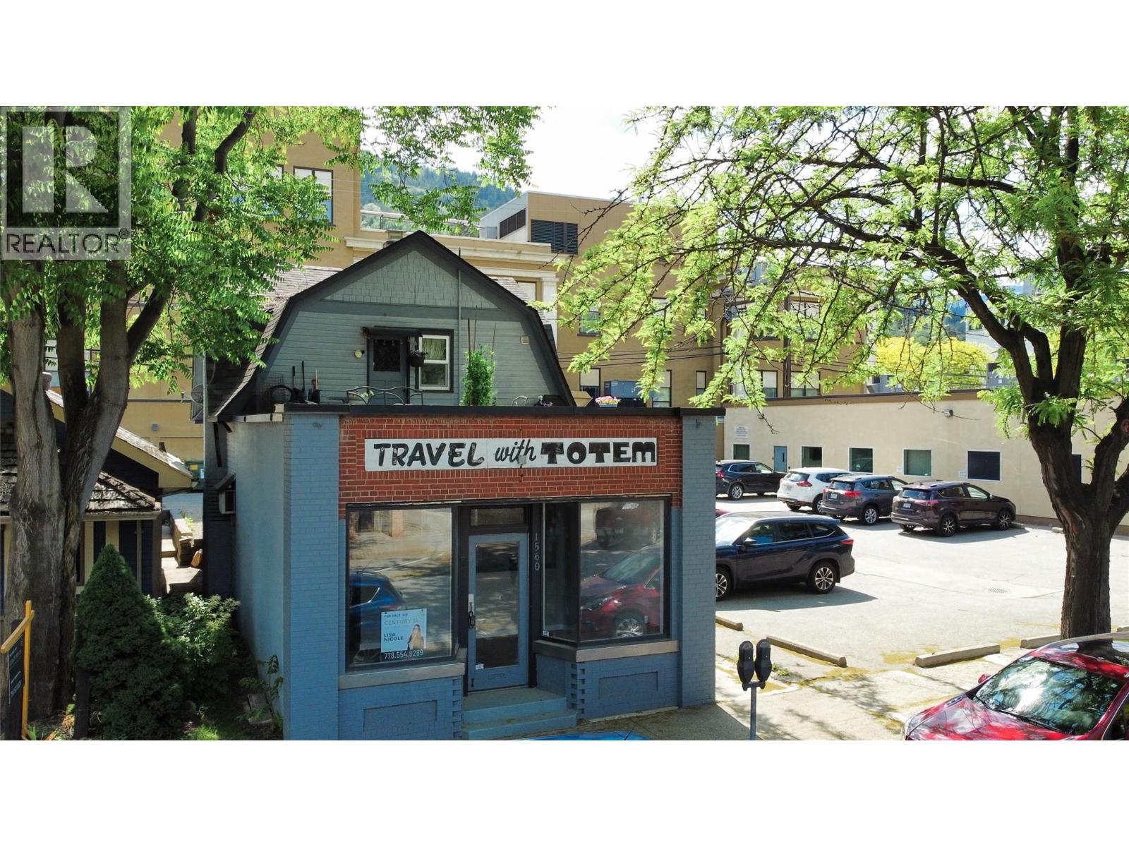 1560 BAY Avenue, Trail