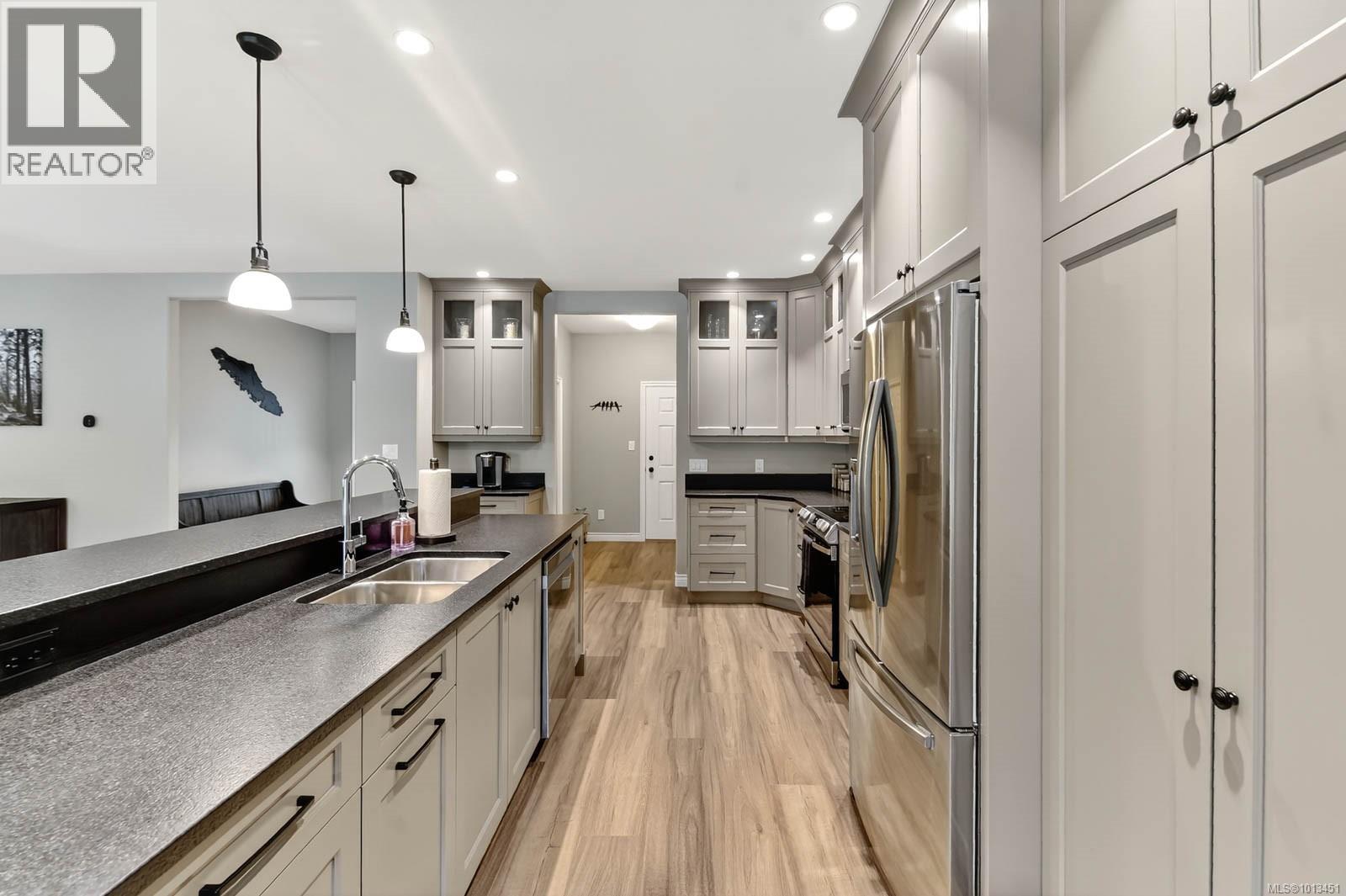 5595 Maebelle Rd, Port Alberni