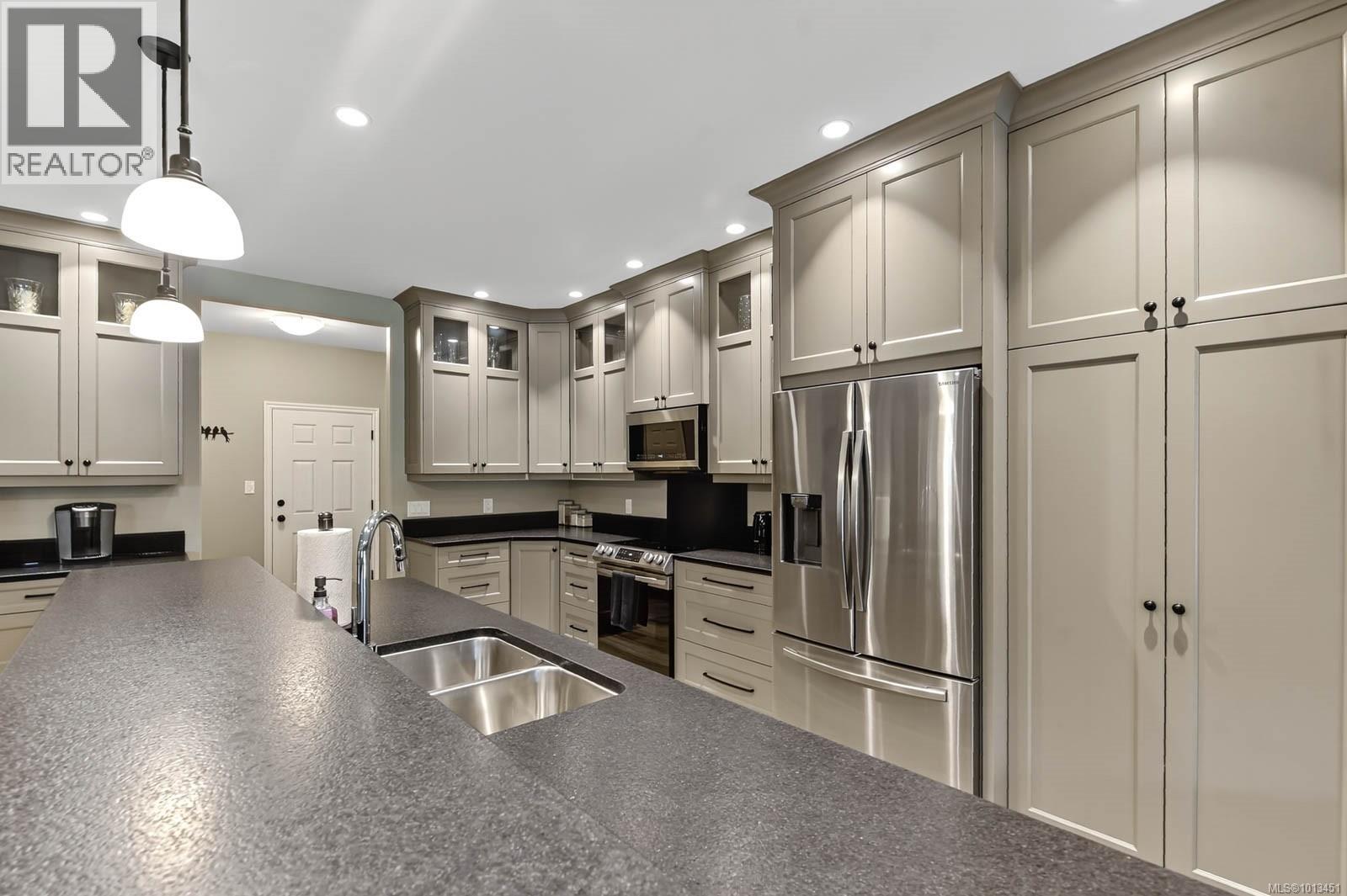 5595 Maebelle Rd, Port Alberni