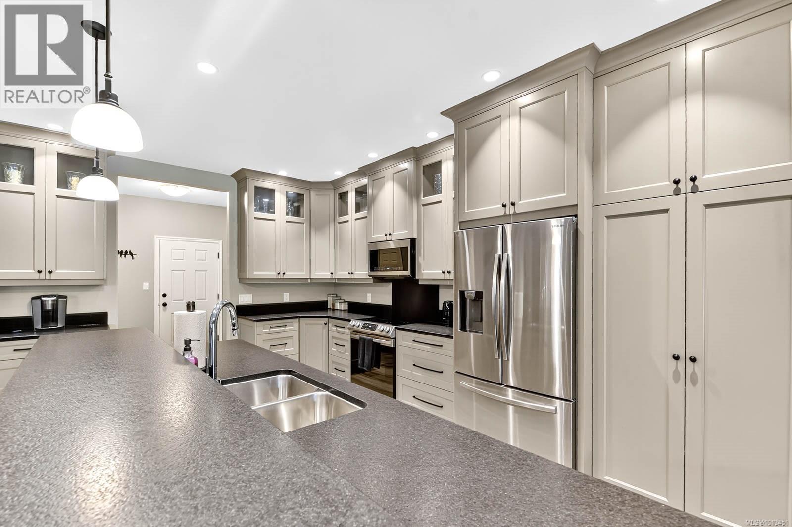 5595 Maebelle Rd, Port Alberni
